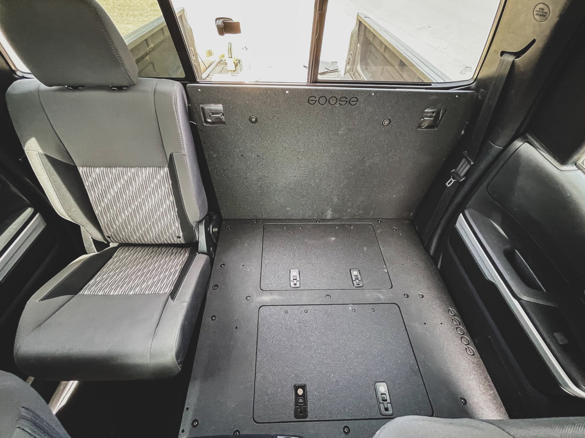 Toyota Tundra 2014 - 2021 2.5 Gen. Double Cab - Second Row Seat Delete Plate System - Spirit of 1876 - Goose Gear