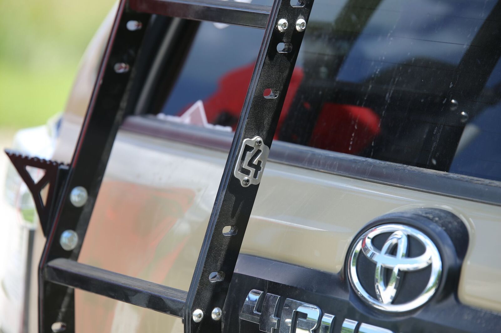 C4 Fabrication Summit Hatch Ladder Side Step / 5th Gen / 2010+ - Spirit of 1876