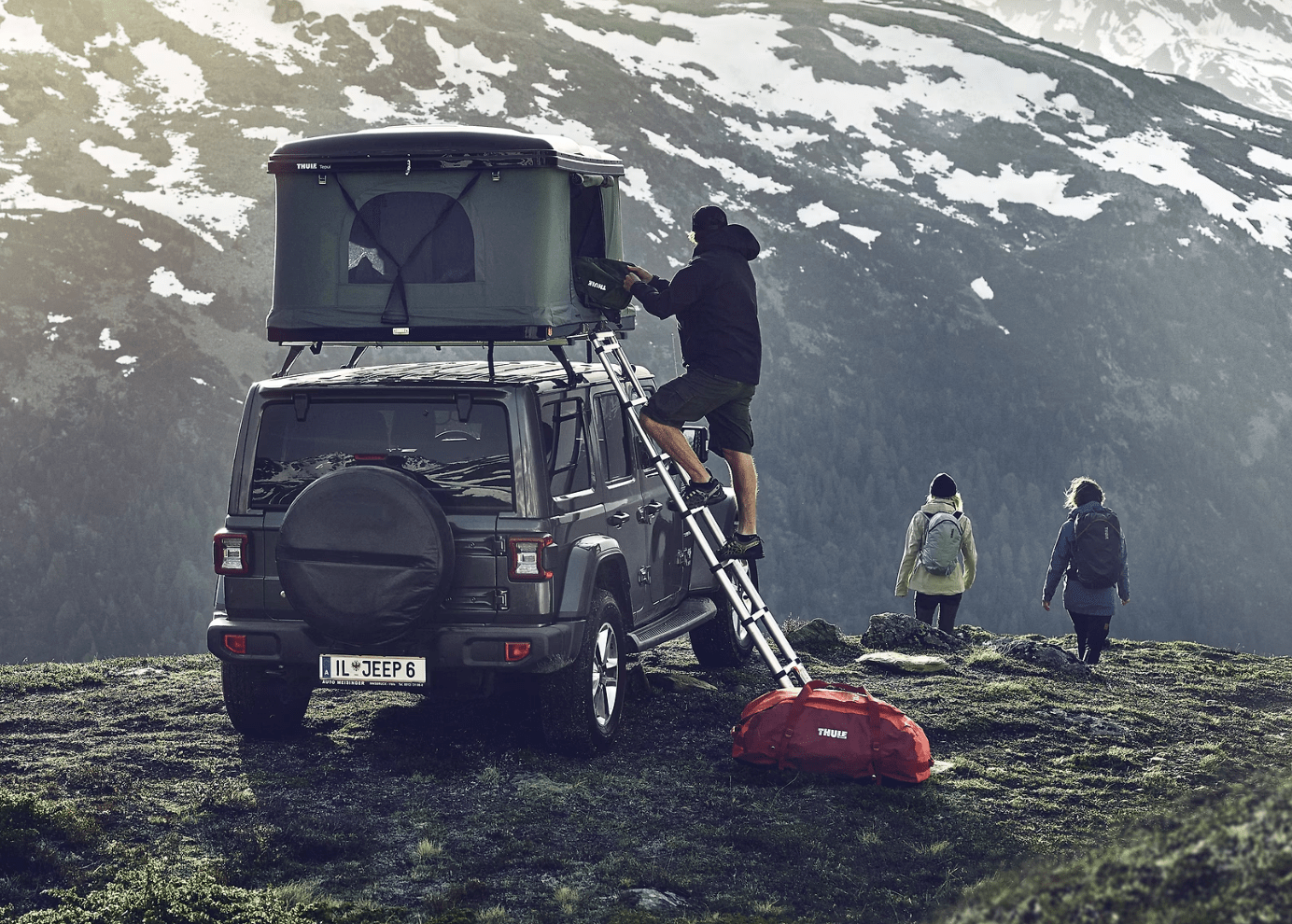 Thule Basin hard-shell rooftop tent - Spirit of 1876