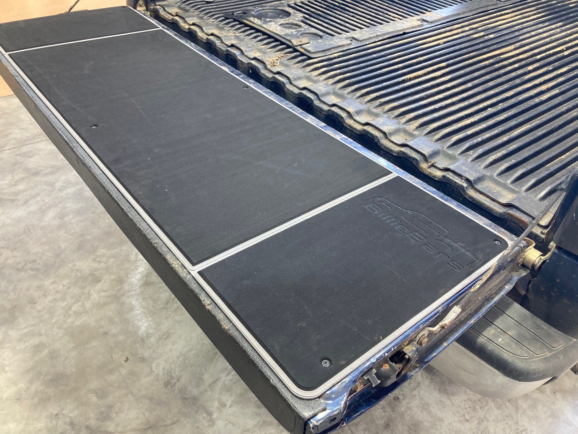 BillieBars -Silverado/Sierra 1500, 2500, 3500 Tailgate Cover (1988-2006)