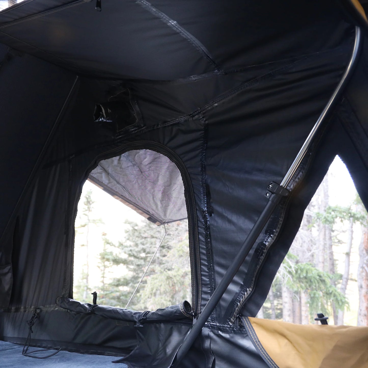 4x4 Colorado Alto Mini Hardshell Rooftop Tent (Queen Size)