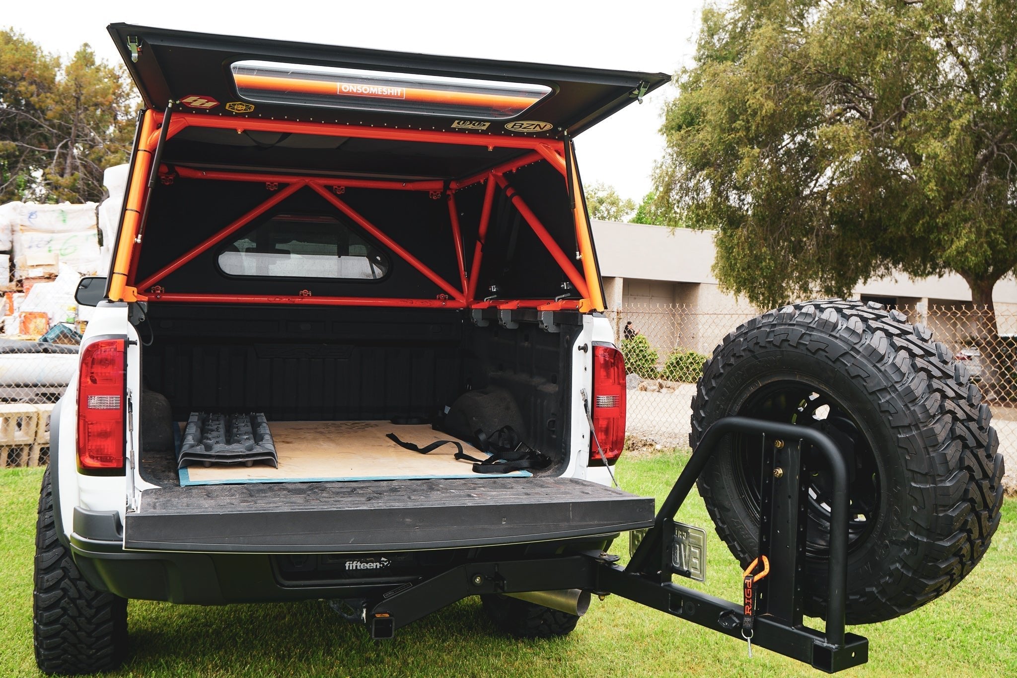 UltraSwing™ Multi-Fit Spare Tire Hitch Mount | RiGd Supply - Spirit of 1876 - RIGd Supply