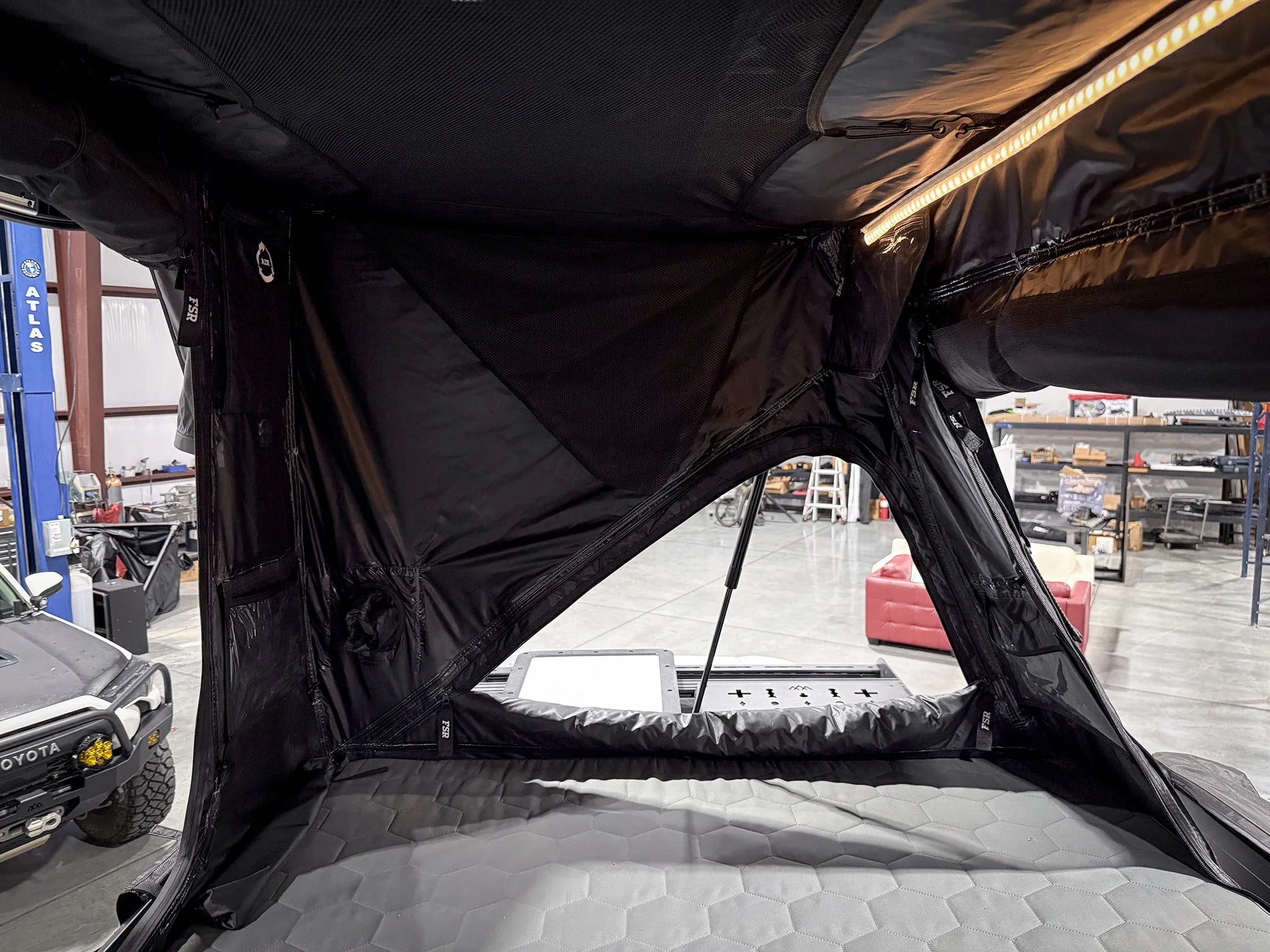 Evolution XL - Rooftop Tent - Spirit of 1876 - Freespirit Recreation