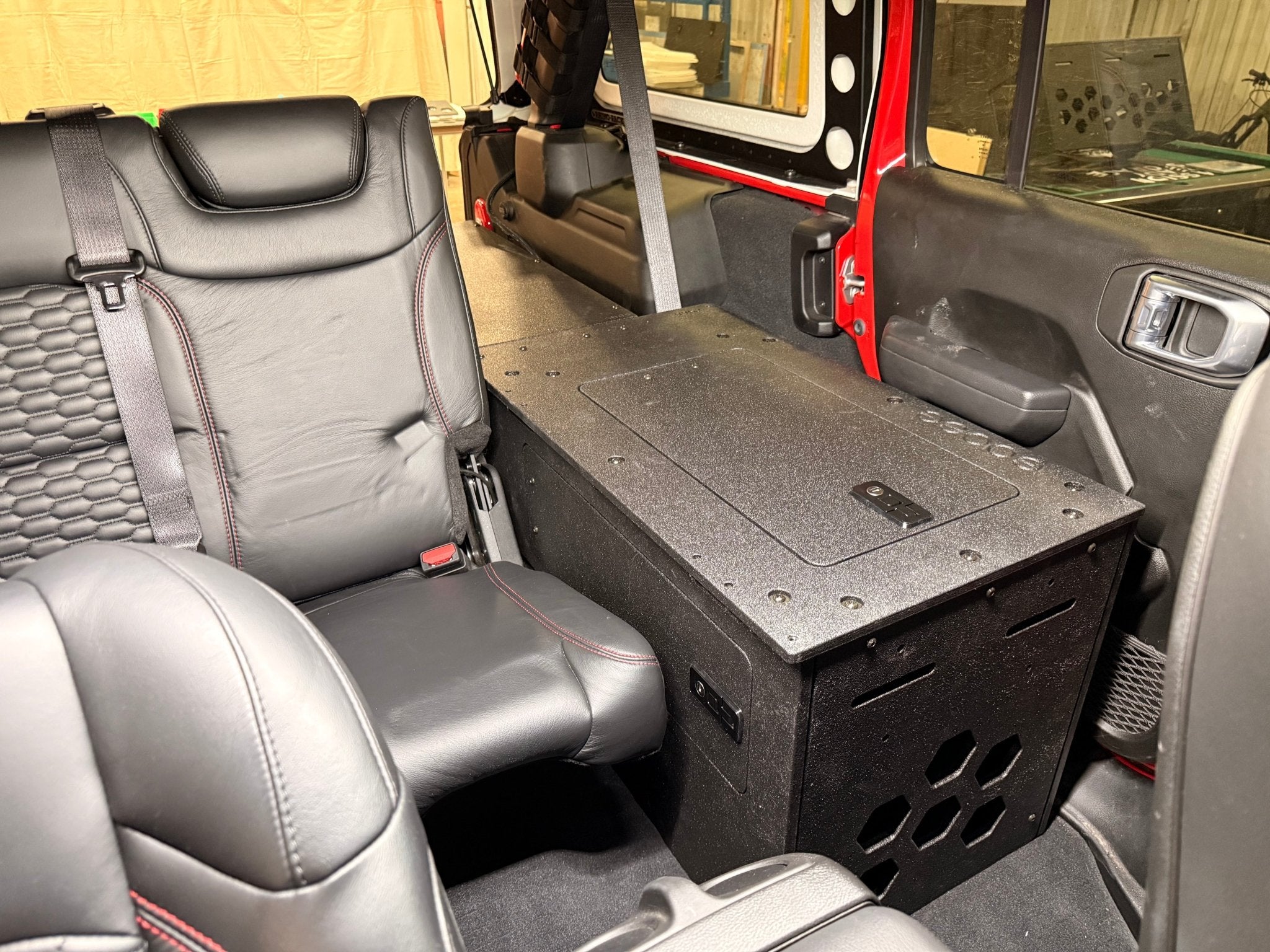 Jeep - Wrangler - 2024 - Present - JLU - 4 Door - Explore Series - Seat Delete Plate System - Second Row - Module Based - 10" Module - Spirit of 1876Goose Gear