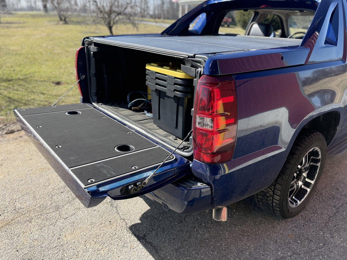 Avalanche Tailgate Cover (2007+) - Spirit of 1876 - BillieBars