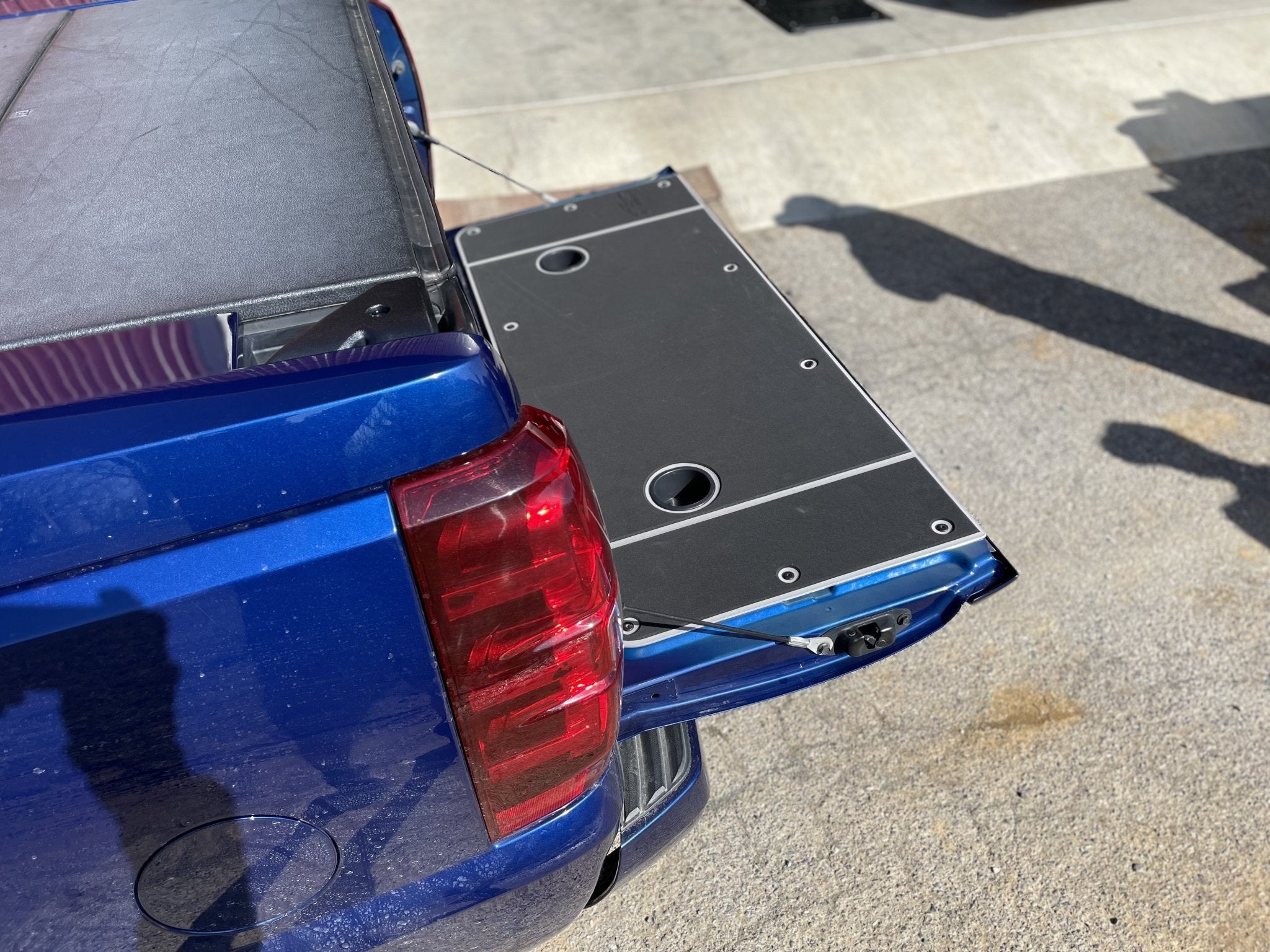 Avalanche Tailgate Cover (2007+) - Spirit of 1876 - BillieBars