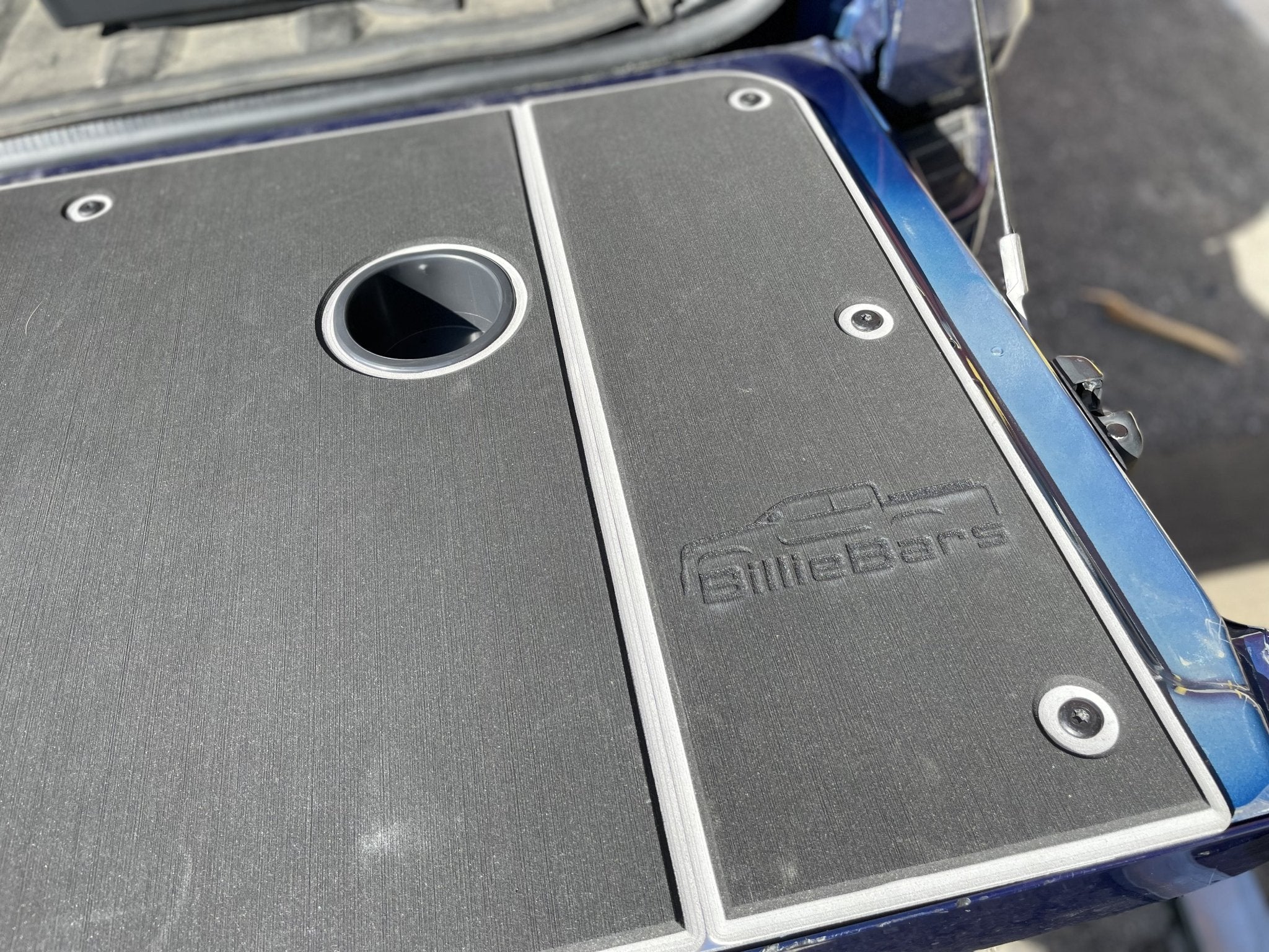 Avalanche Tailgate Cover (2007+) - Spirit of 1876 - BillieBars