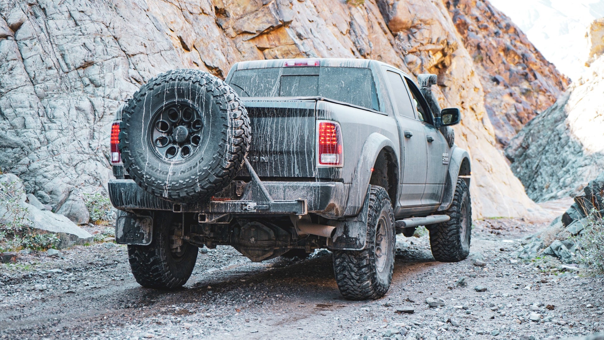 UltraSwing® Mega-Fit Spare Tire Hitch Mount | RiGd Supply - Spirit of 1876 - RIGd Supply