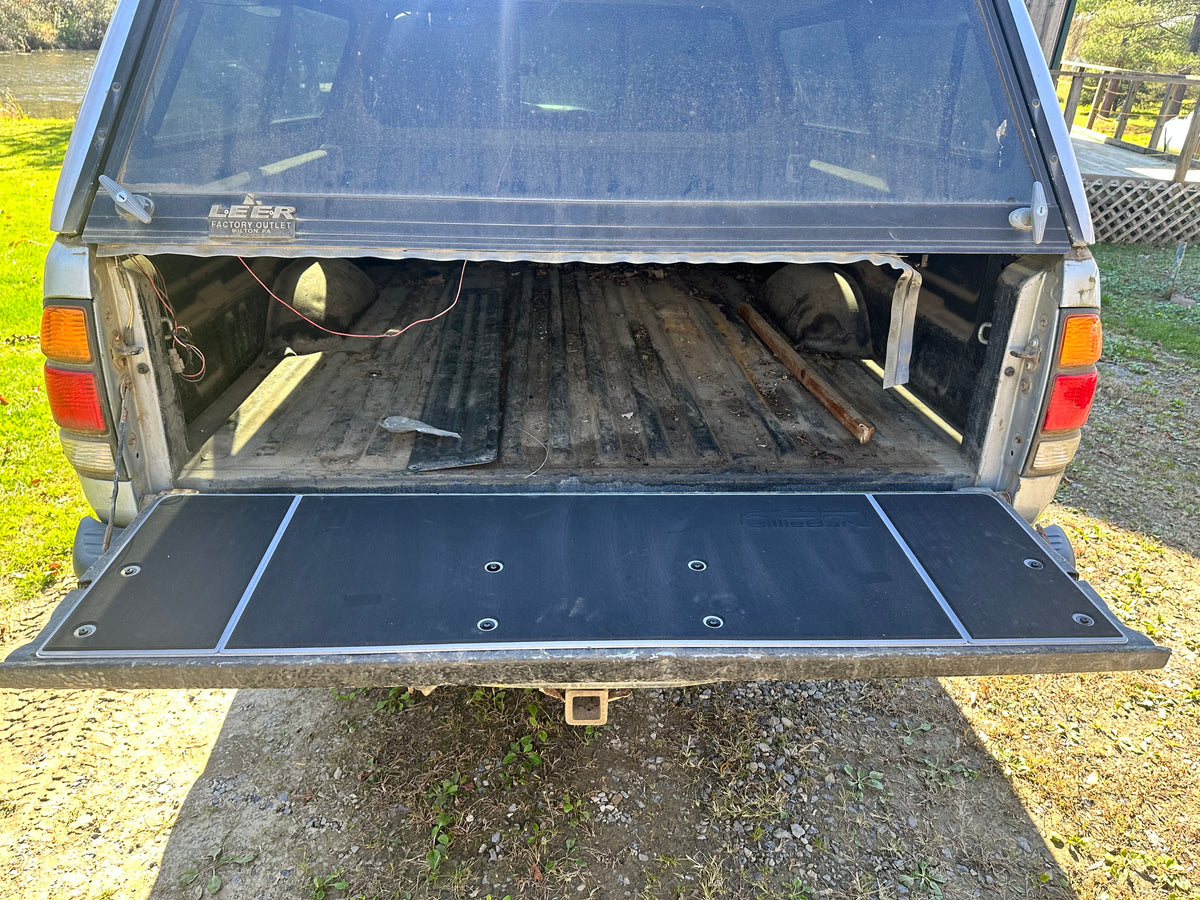 1st Gen Tundra Tailgate Cover (2000-2006) - Spirit of 1876 - BillieBars