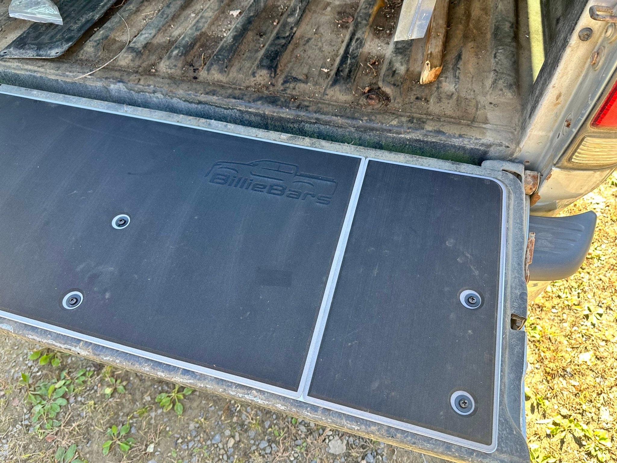 1st Gen Tundra Tailgate Cover (2000-2006) - Spirit of 1876 - BillieBars