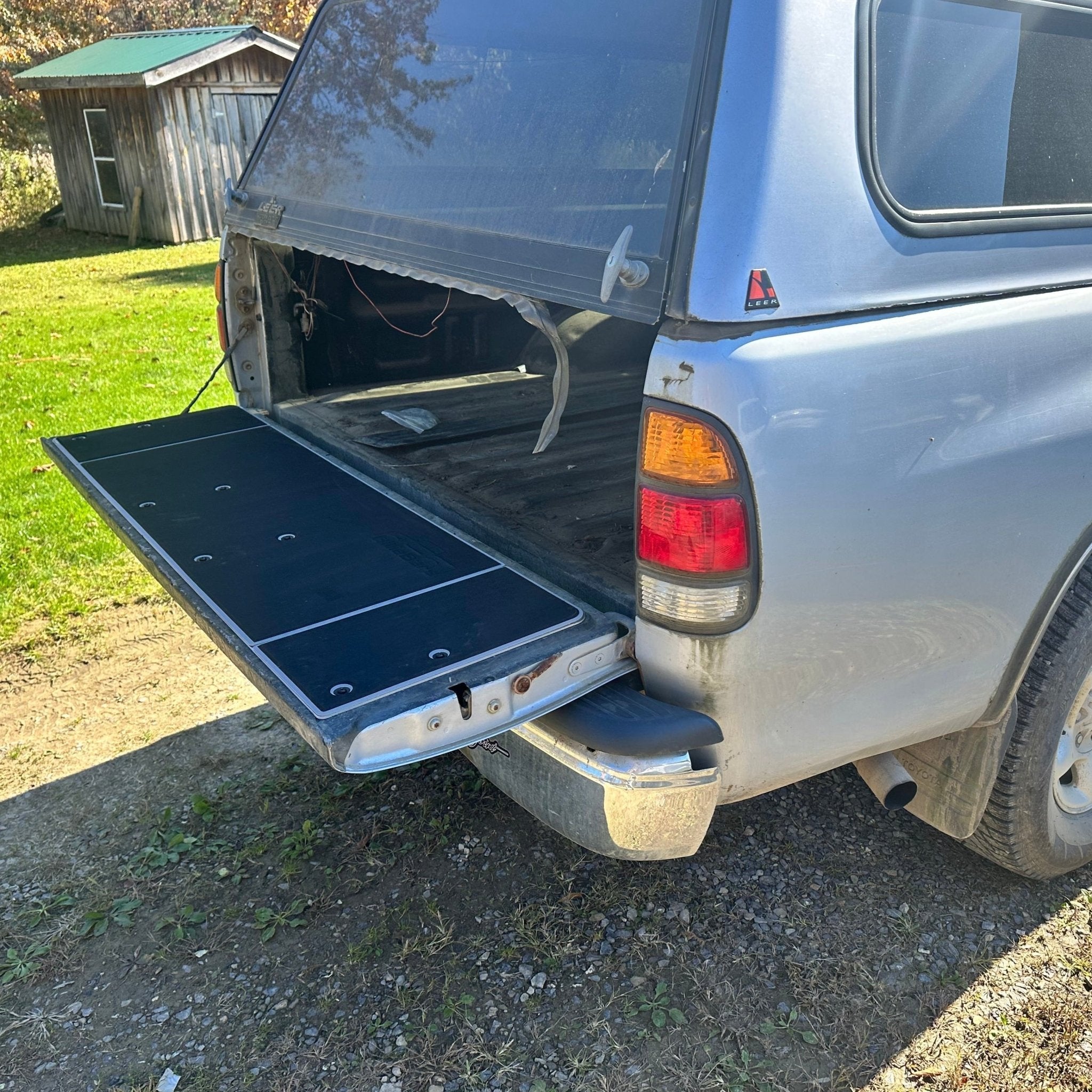 1st Gen Tundra Tailgate Cover (2000-2006) - Spirit of 1876 - BillieBars