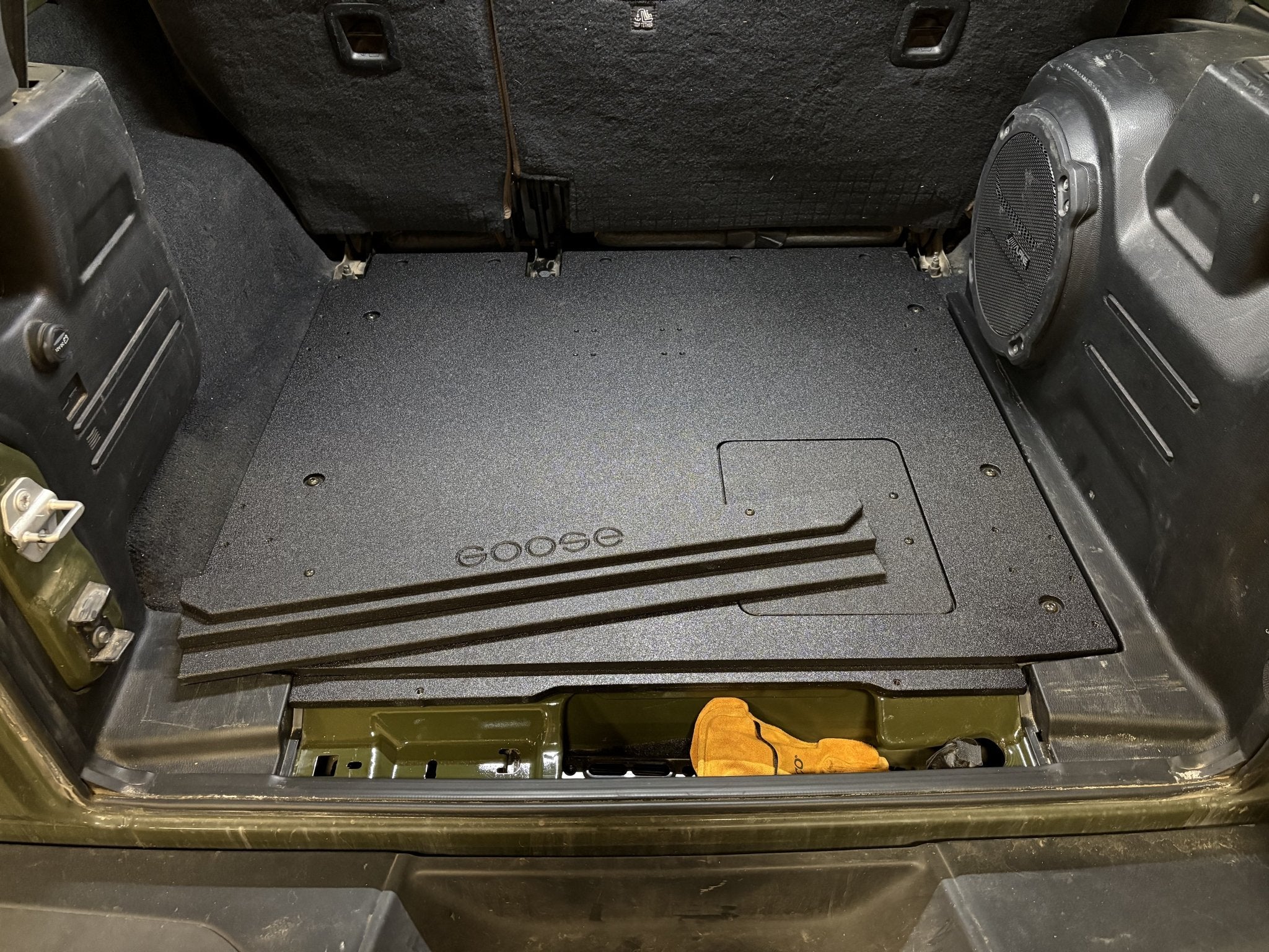 Jeep Wrangler 2018 - 2023 JLU 4 Door - Rear Plate System - Spirit of 1876 - Goose Gear