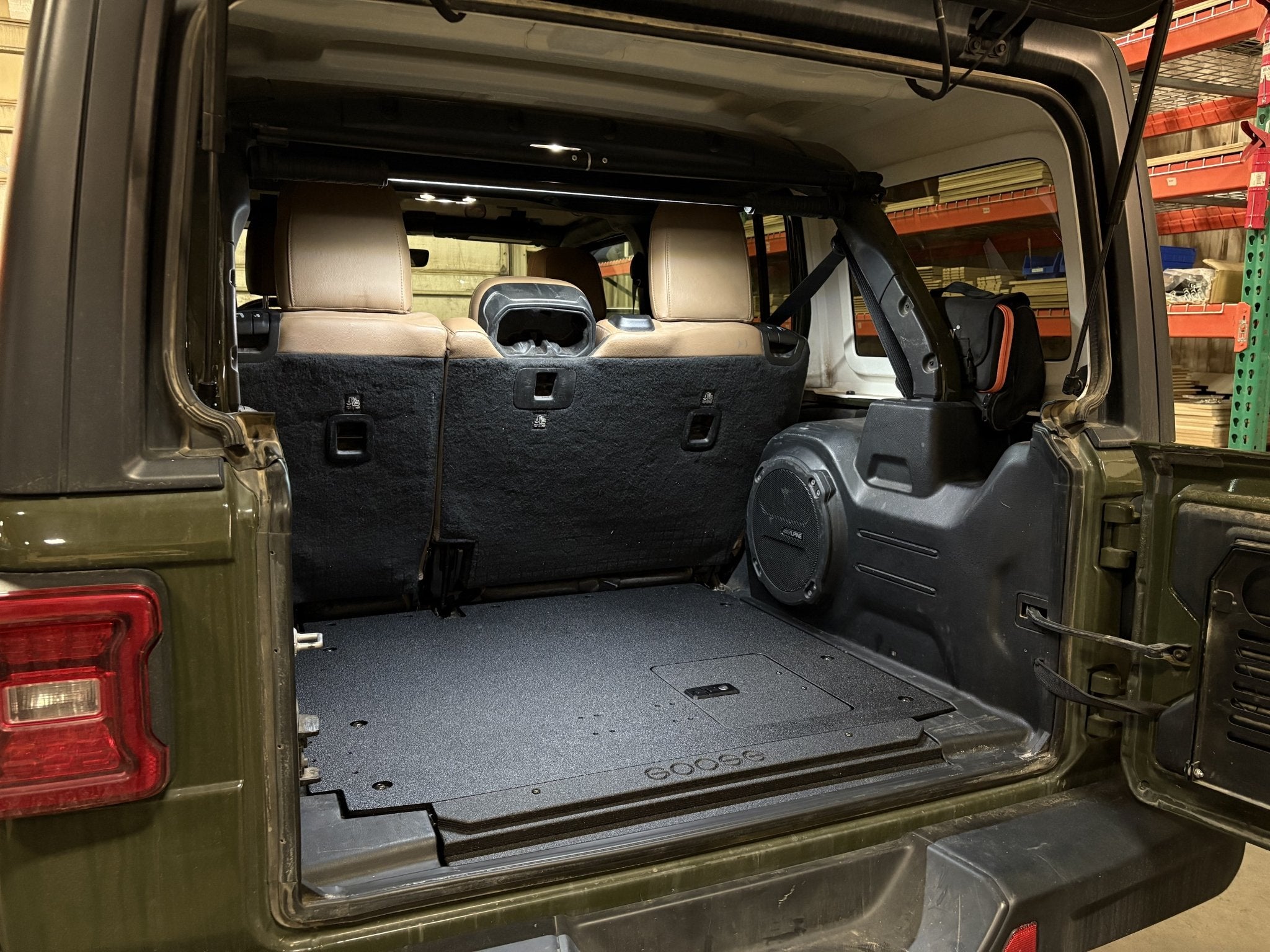Jeep Wrangler 2018 - 2023 JLU 4 Door - Rear Plate System - Spirit of 1876 - Goose Gear