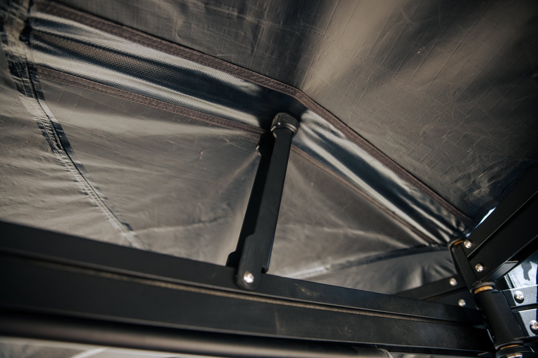 ARC 270 Awning - Spirit of 1876 - ROAM Dealer Portal