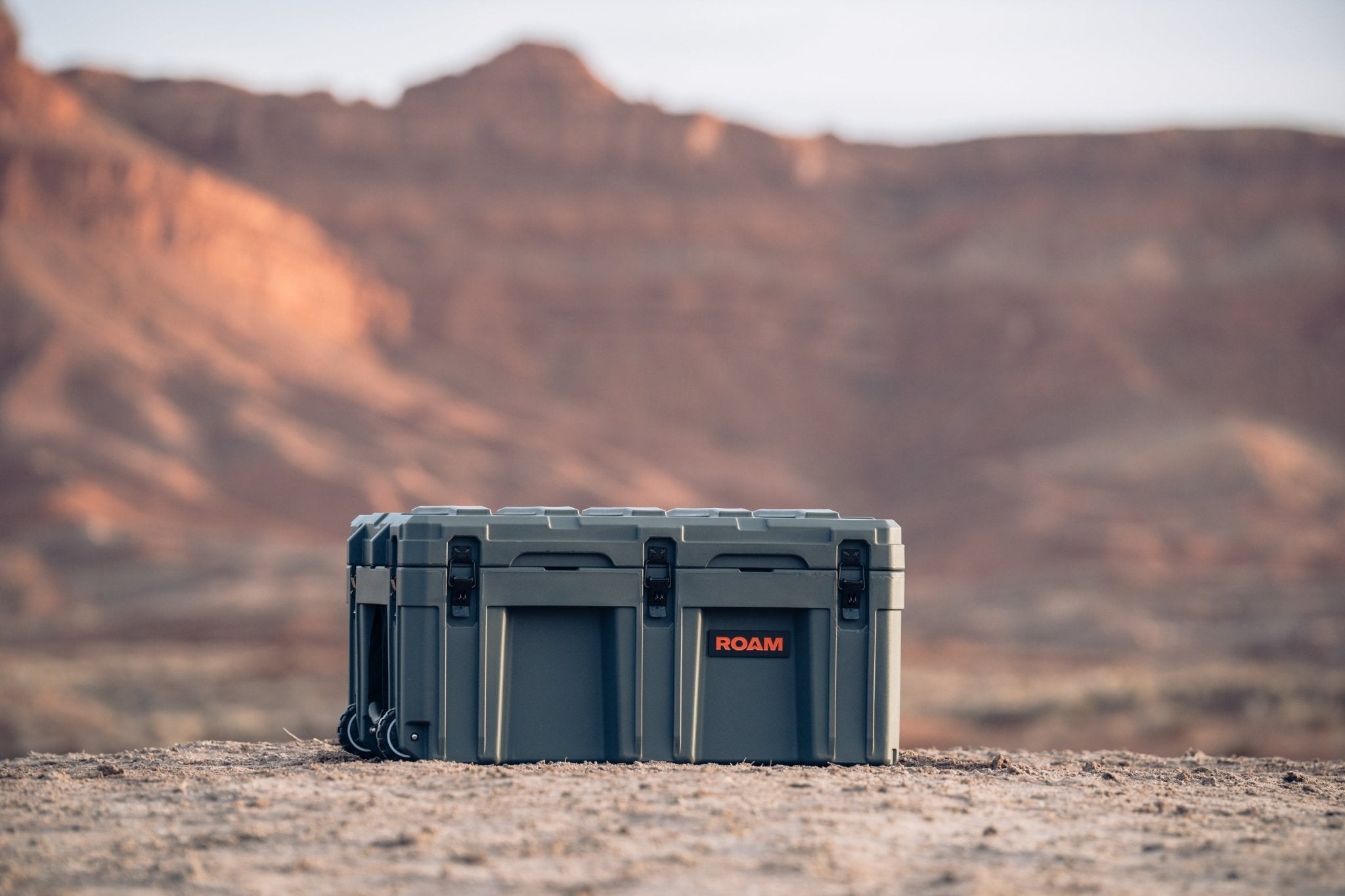 150L Rolling Rugged Case - Spirit of 1876 - ROAM Dealer Portal