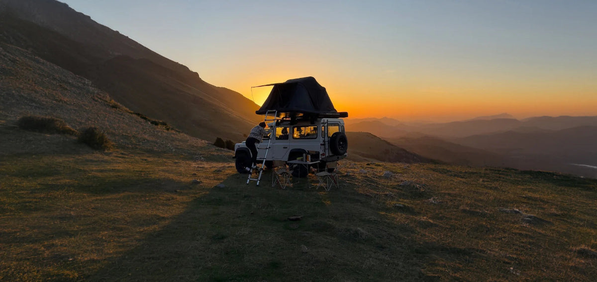 Roof top tent on Land Cruiser 