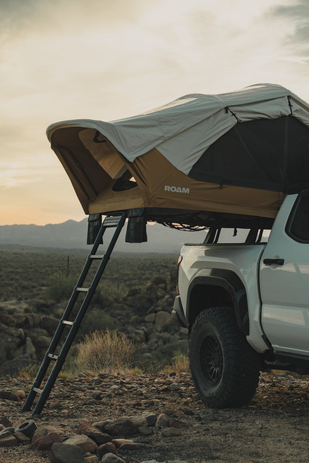 Vagabond 2.0 Rooftop Tent - Spirit of 1876 - ROAM Dealer Portal