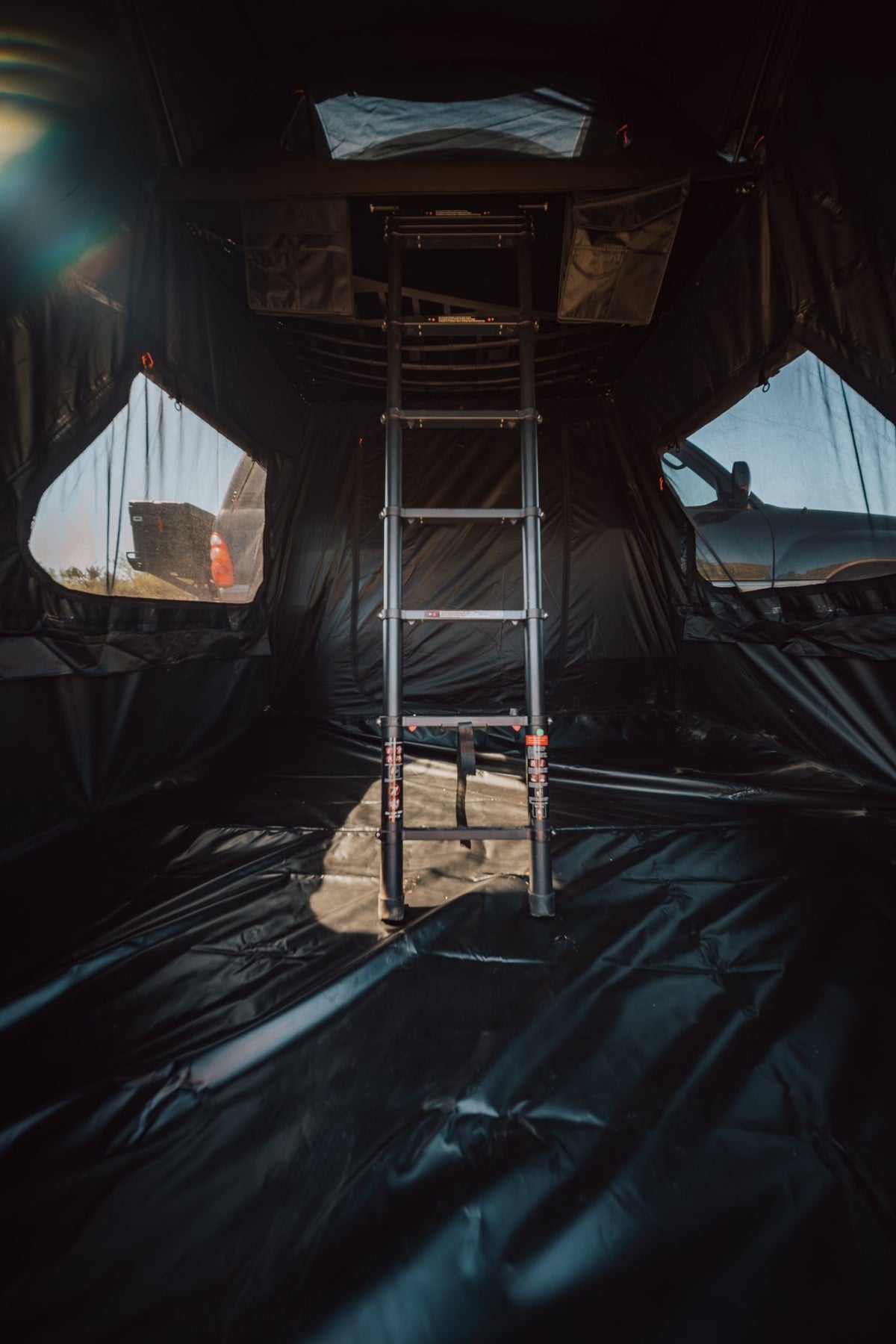 Vagabond 2.0 Rooftop Tent - Spirit of 1876 - ROAM Dealer Portal