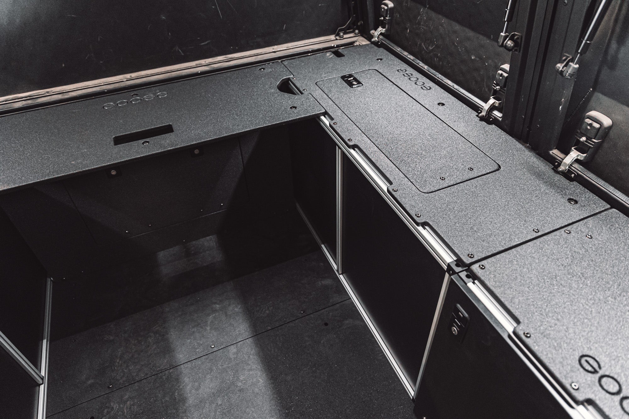 Alu - Cab Alu - Cabin Canopy Camper - Chevrolet Silverado 1500 / GMC Sierra 1500 2019 - Present 4th Gen. - Front Utility Module - 5'8" Bed - Spirit of 1876 - Goose Gear