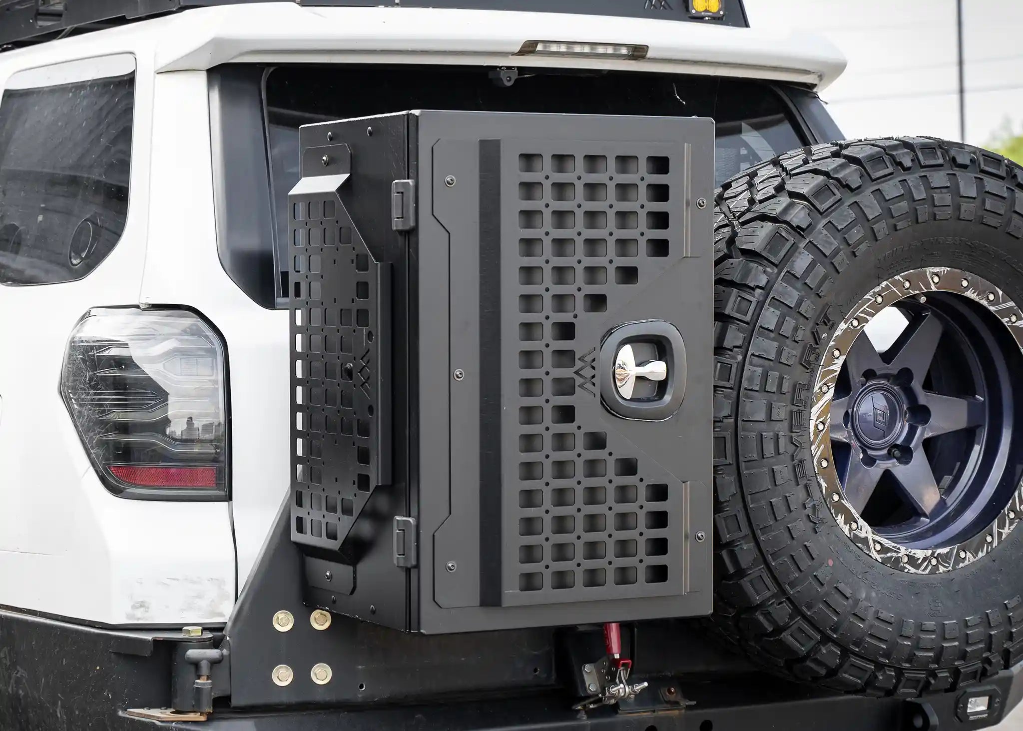 Universal Overland Storage Box (19x28x15) - Spirit of 1876Backwoods Adventure Mods