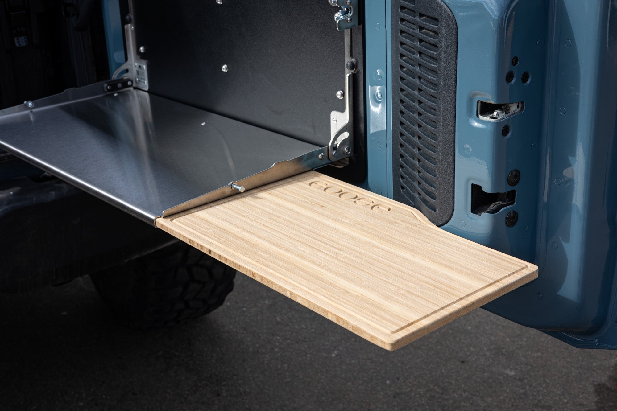 Ford Bronco 2021 - Present 6th Gen. - Tailgate Table - Spirit of 1876 - Goose Gear