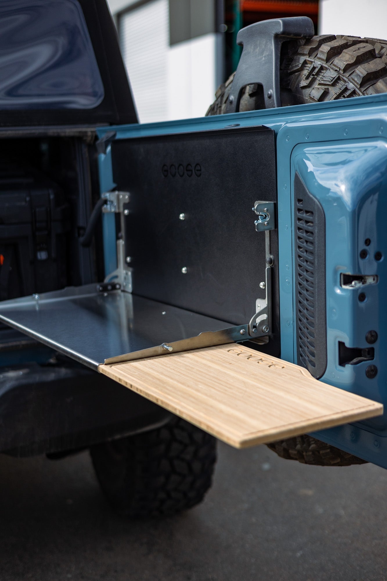 Ford Bronco 2021 - Present 6th Gen. - Tailgate Table - Spirit of 1876 - Goose Gear