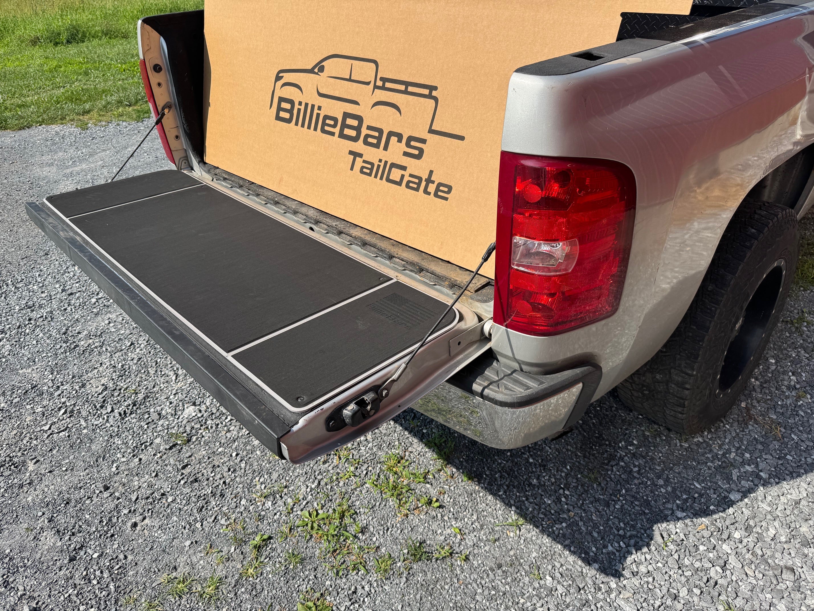 BillieBars -Silverado/Sierra 1500, 2500, 3500 Tailgate Cover (2007-2013)