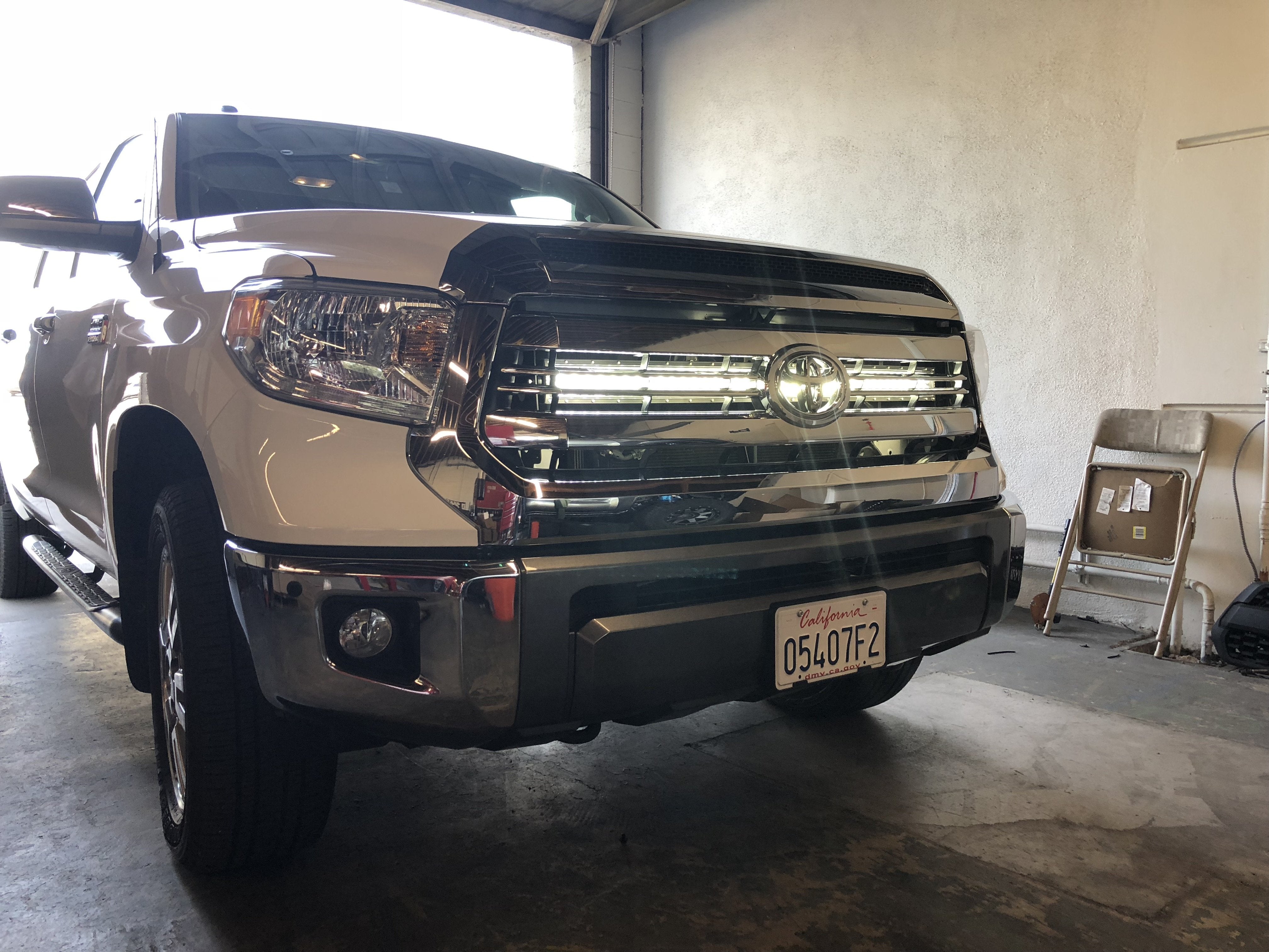 42" Hidden Grille Curved LED Light Bar Mounting Brackets For 2014-2021 Toyota Tundra