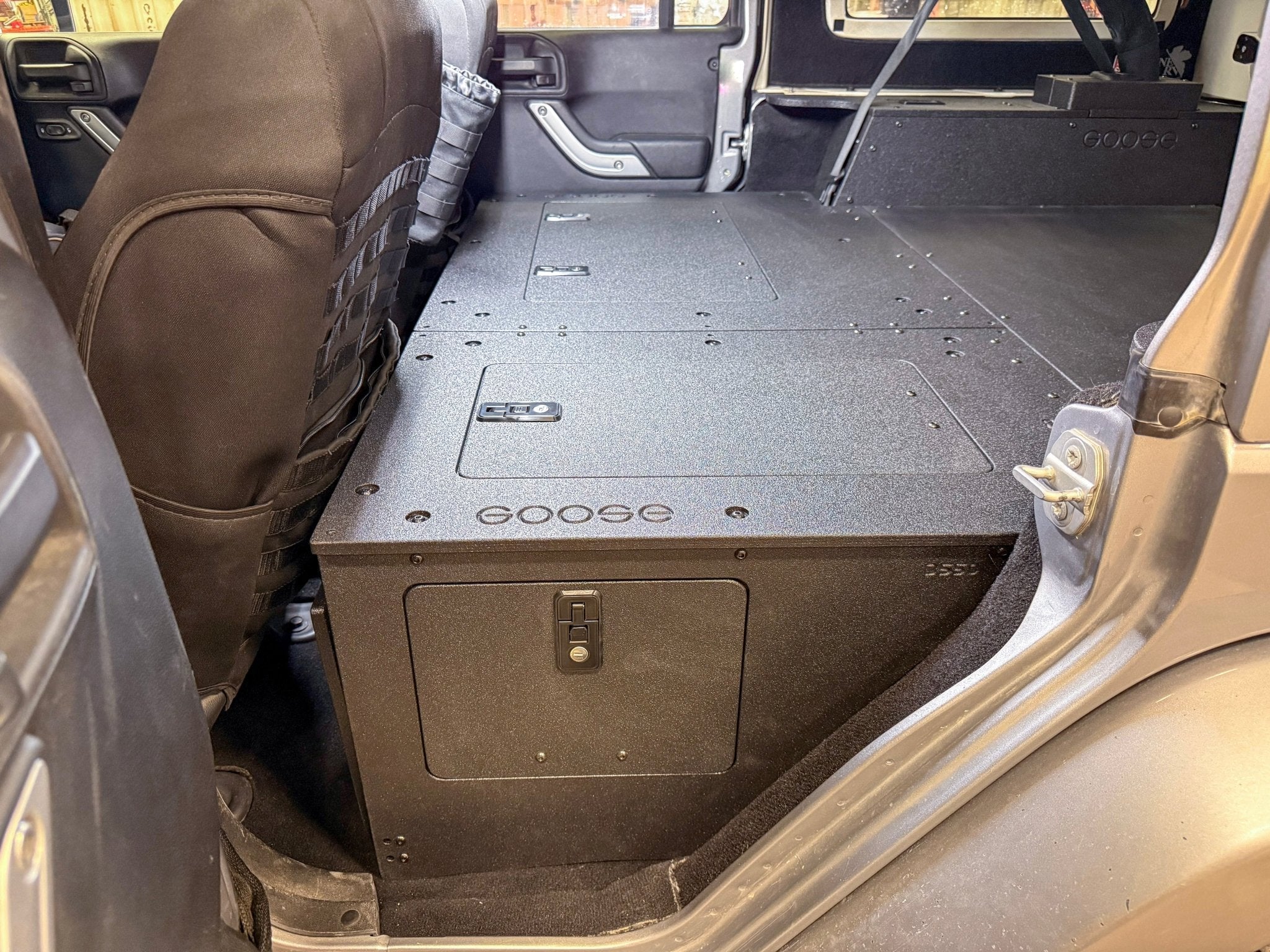 Jeep - Wrangler - 2007 - 2018 - JKU - 4 Door - Explore Series - Seat Delete Plate System - Second Row - Module Based - 8" Module - Spirit of 1876Goose Gear