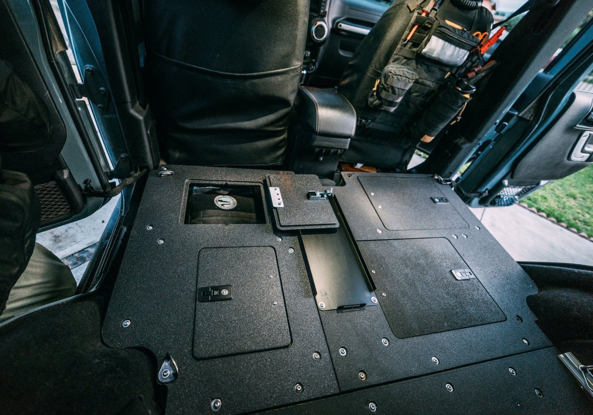 Legacy Product - Jeep Wrangler 2007 - 2018 JKU 4 Door - Second Row Seat Delete Plate System - Spirit of 1876 - Goose Gear