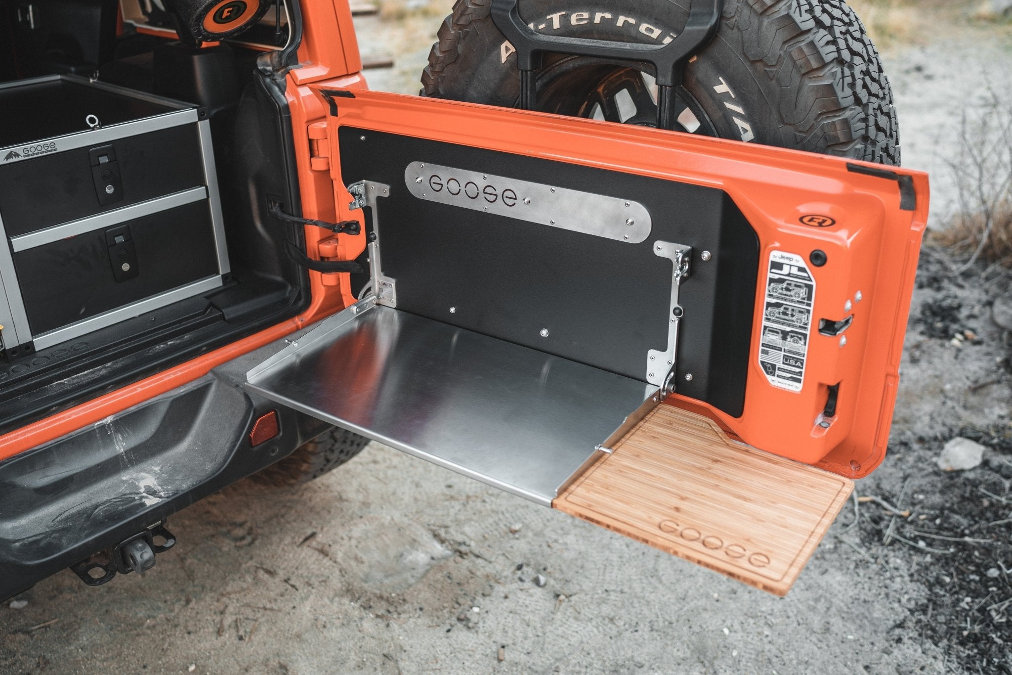 Jeep Wrangler 2018 - Present JL / JLU - Goose Gear Tailgate Table - Spirit of 1876 - Goose Gear
