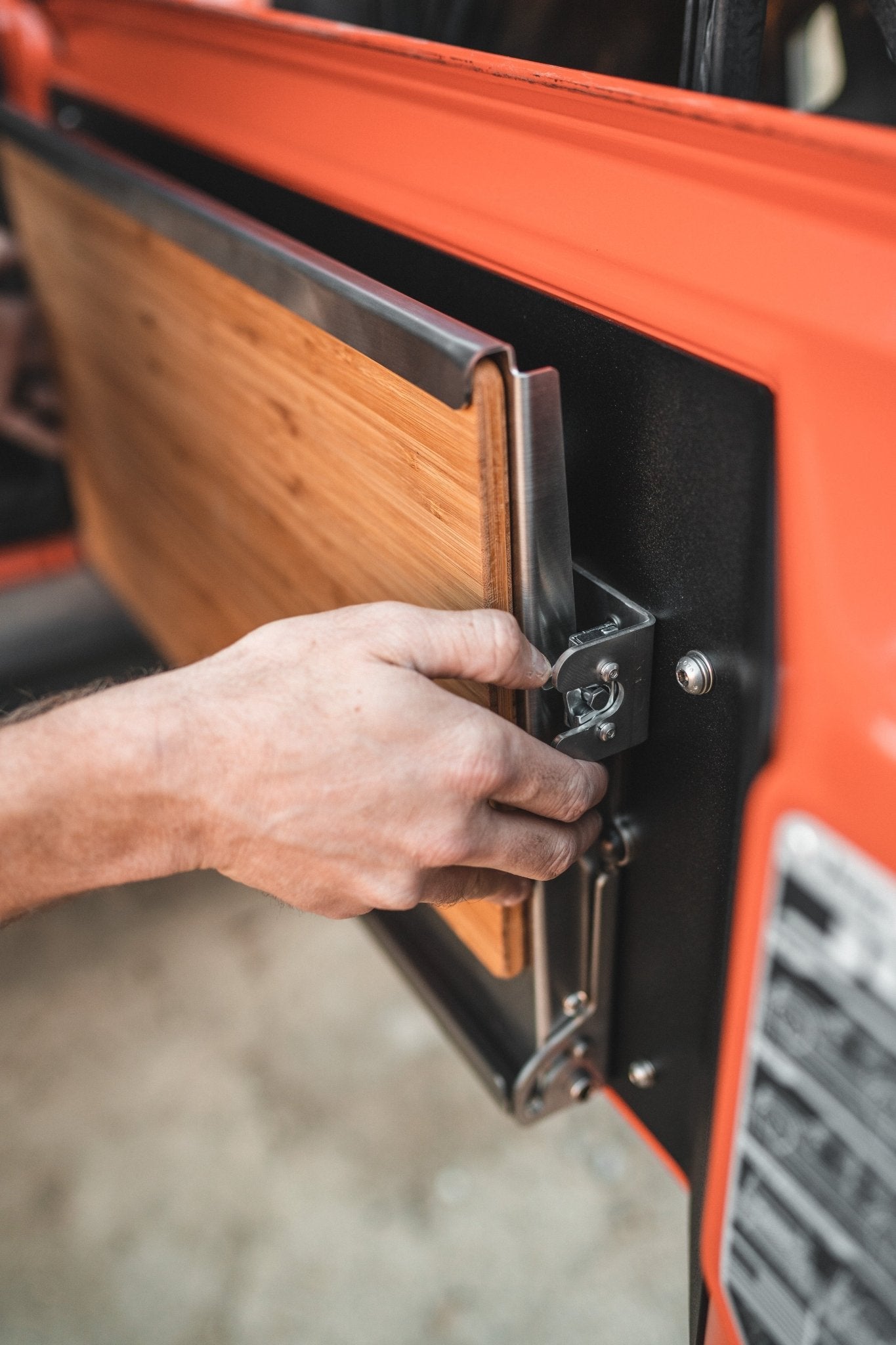 Jeep Wrangler 2018 - Present JL / JLU - Goose Gear Tailgate Table - Spirit of 1876 - Goose Gear