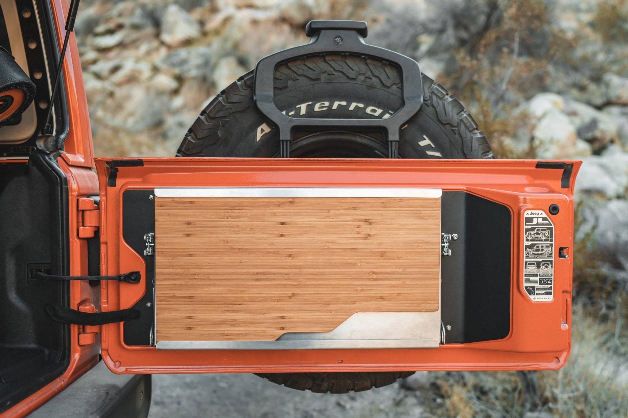 Jeep Wrangler 2018 - Present JL / JLU - Goose Gear Tailgate Table - Spirit of 1876 - Goose Gear
