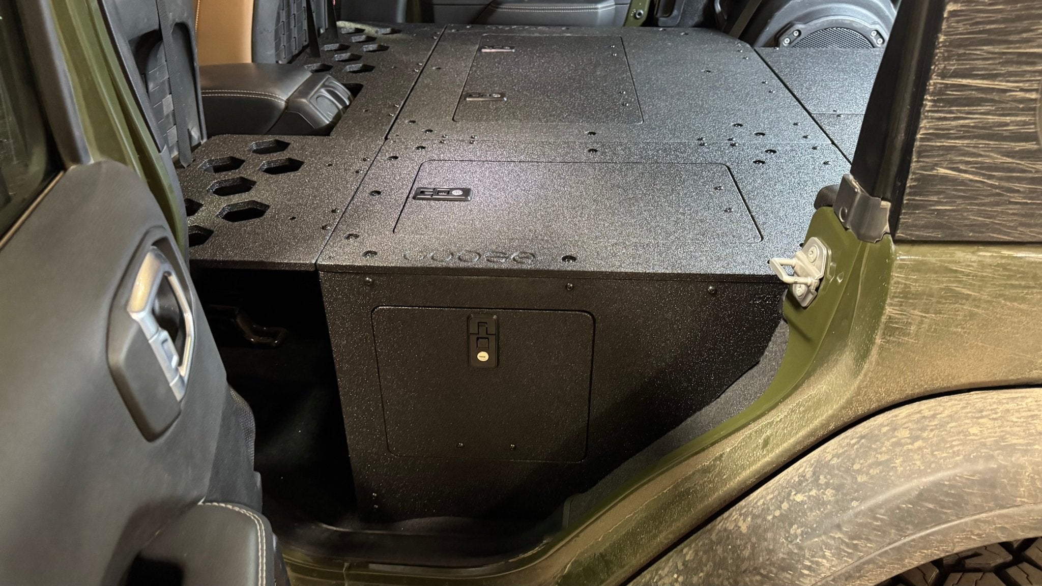 Jeep Wrangler 2018 - 2023 JLU 4 Door - Second Row Seat Delete Plate System - 8" or 10" Module Based - Spirit of 1876 - Goose Gear