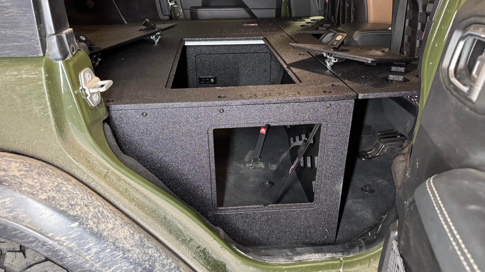 Jeep Wrangler 2018-2023 JLU 4 Door - Second Row Seat Delete Plate System - 8" or 10" Module Based - Spirit of 1876 - Goose Gear