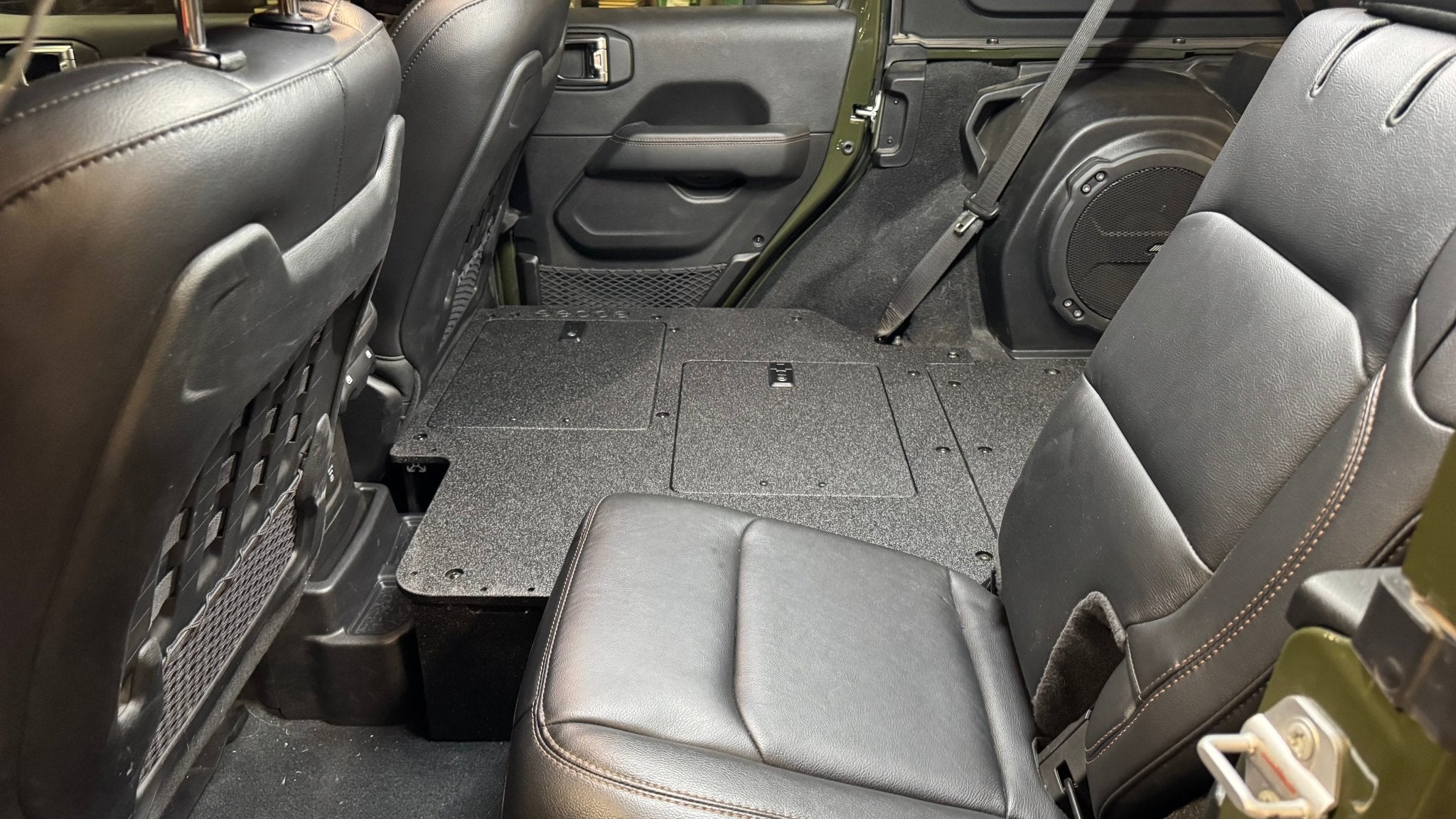 Goose Gear Jeep Wrangler 2024 - Present JLU 4 Door - Second Row Seat Delete Plate System - V2 - Spirit of 1876Goose Gear