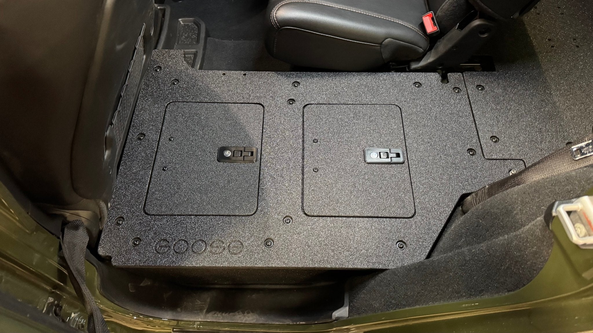 Goose Gear Jeep Wrangler 2024 - Present JLU 4 Door - Second Row Seat Delete Plate System - V2 - Spirit of 1876Goose Gear
