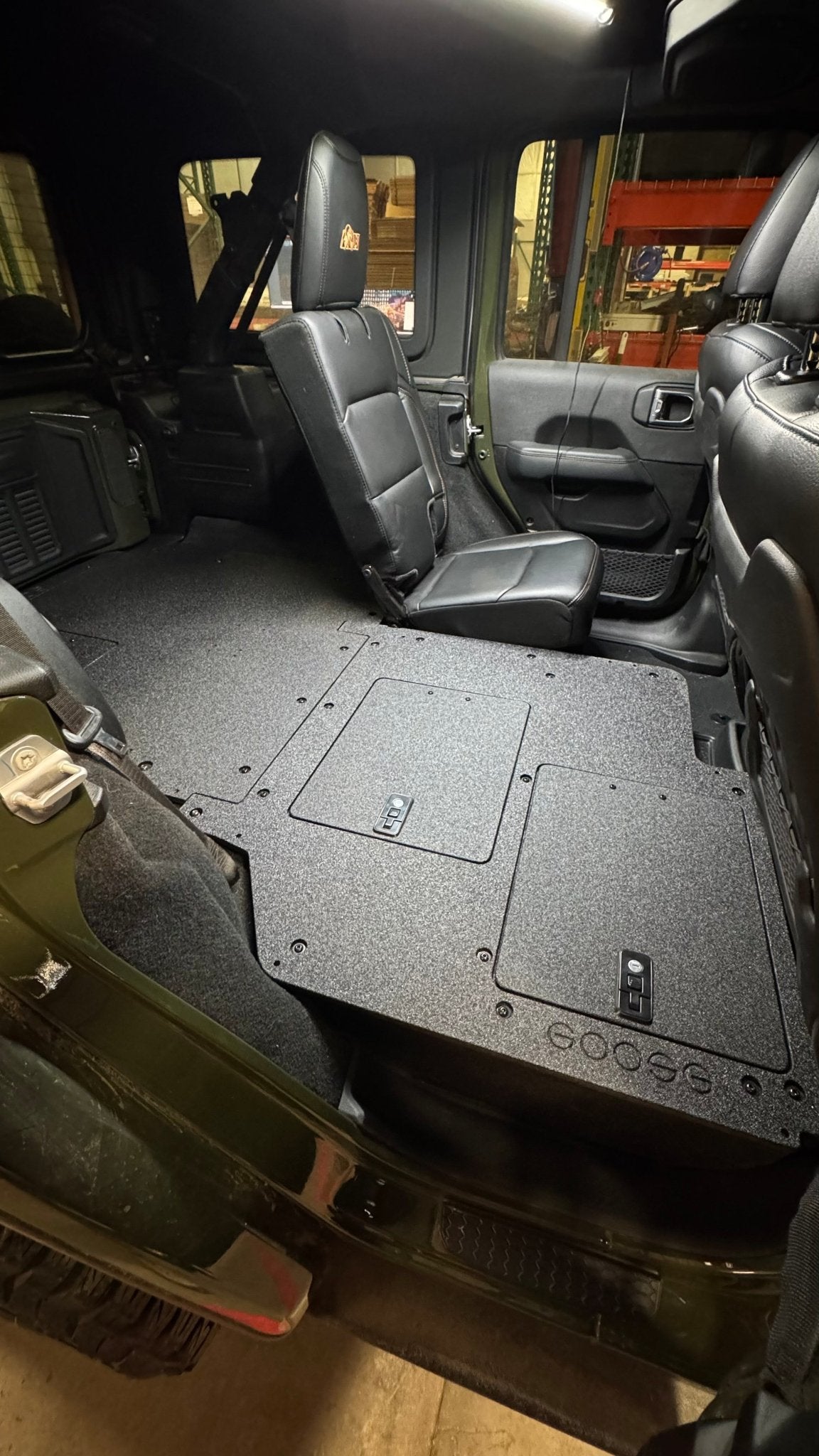 Goose Gear Jeep Wrangler 2024 - Present JLU 4 Door - Second Row Seat Delete Plate System - V2 - Spirit of 1876Goose Gear