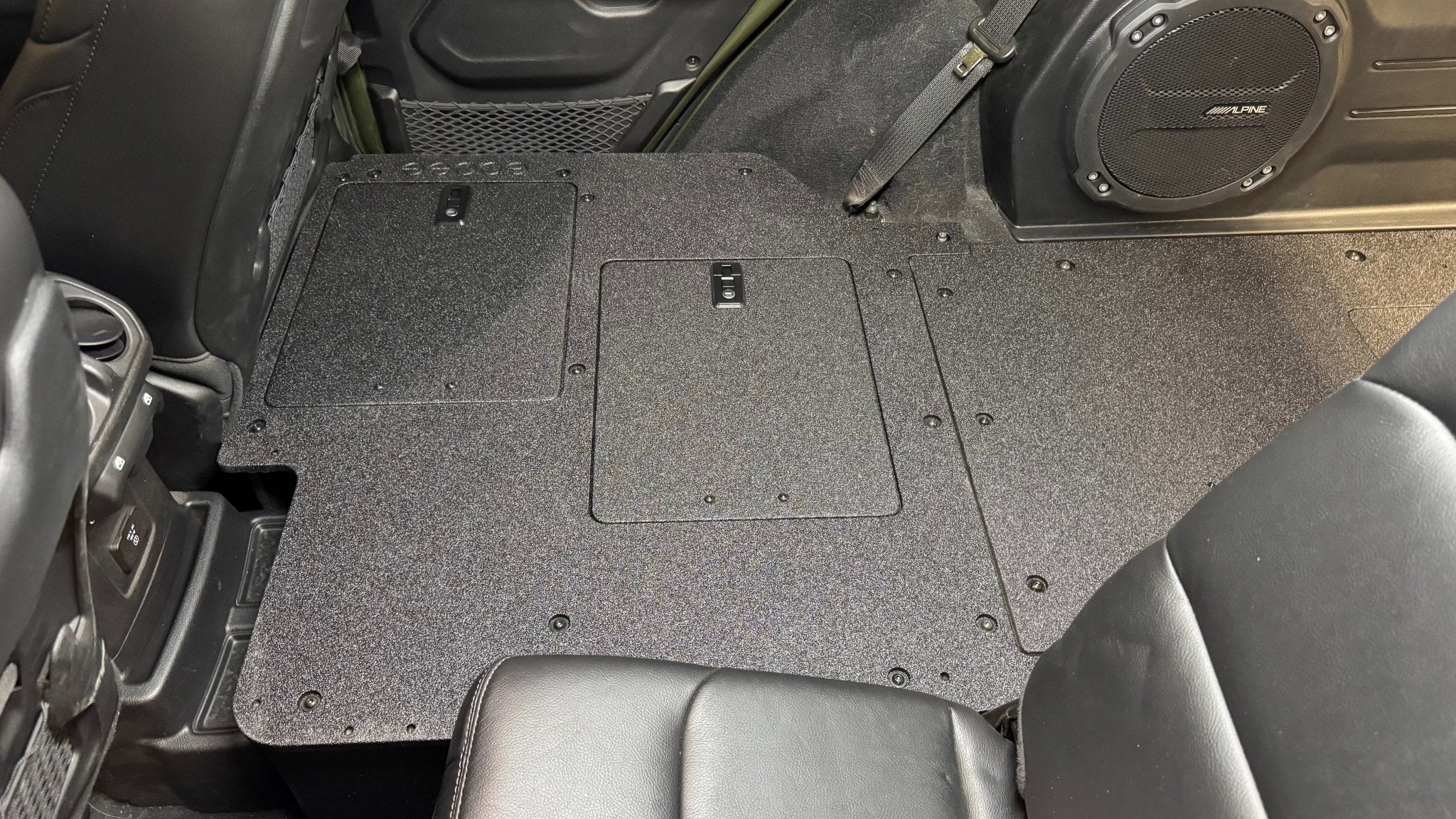 Goose Gear Jeep Wrangler 2024 - Present JLU 4 Door - Second Row Seat Delete Plate System - V2 - Spirit of 1876Goose Gear