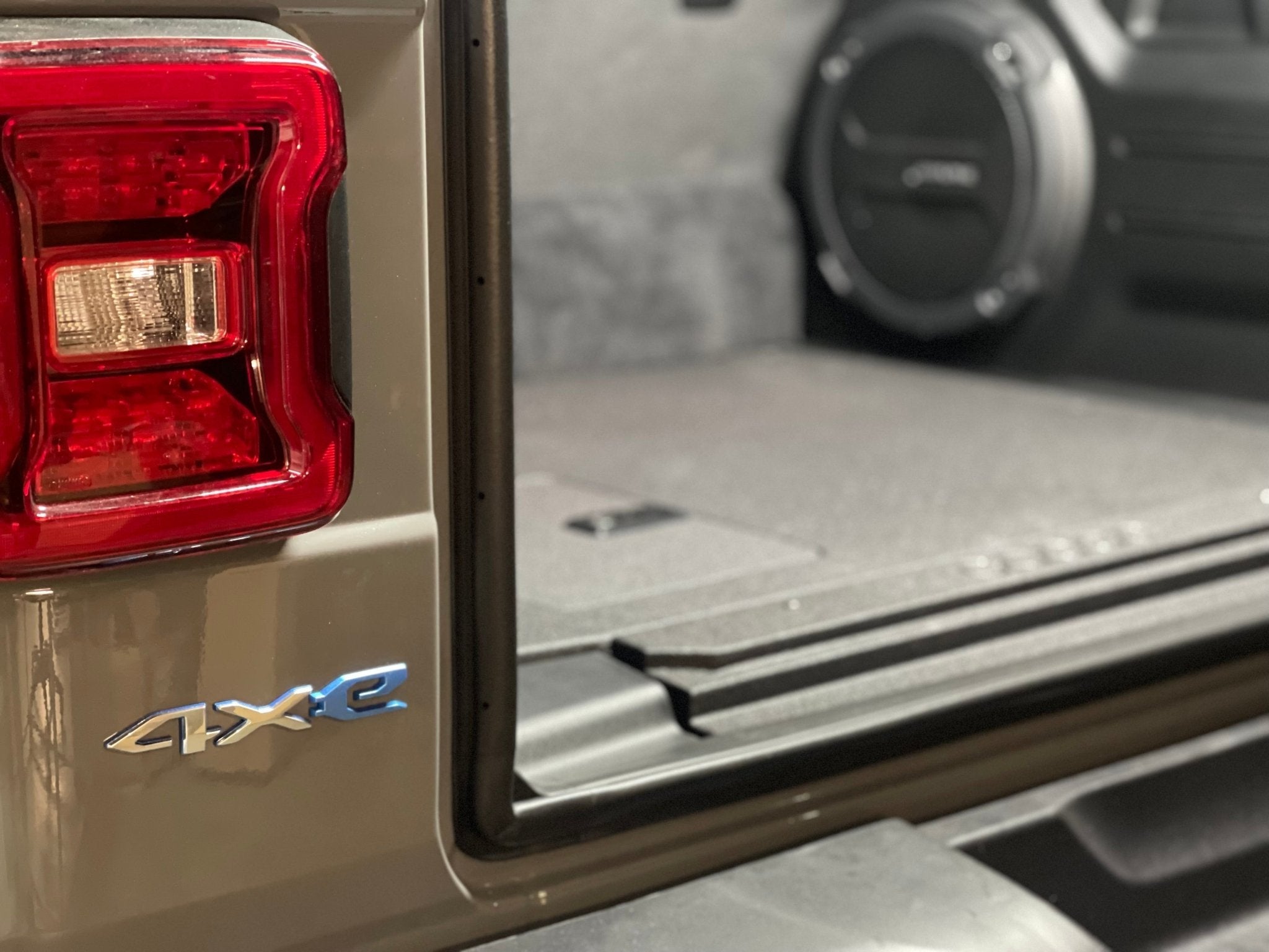 Jeep Wrangler 2021 - Present 4xe 4 Door - Rear Plate System - Spirit of 1876 - Goose Gear