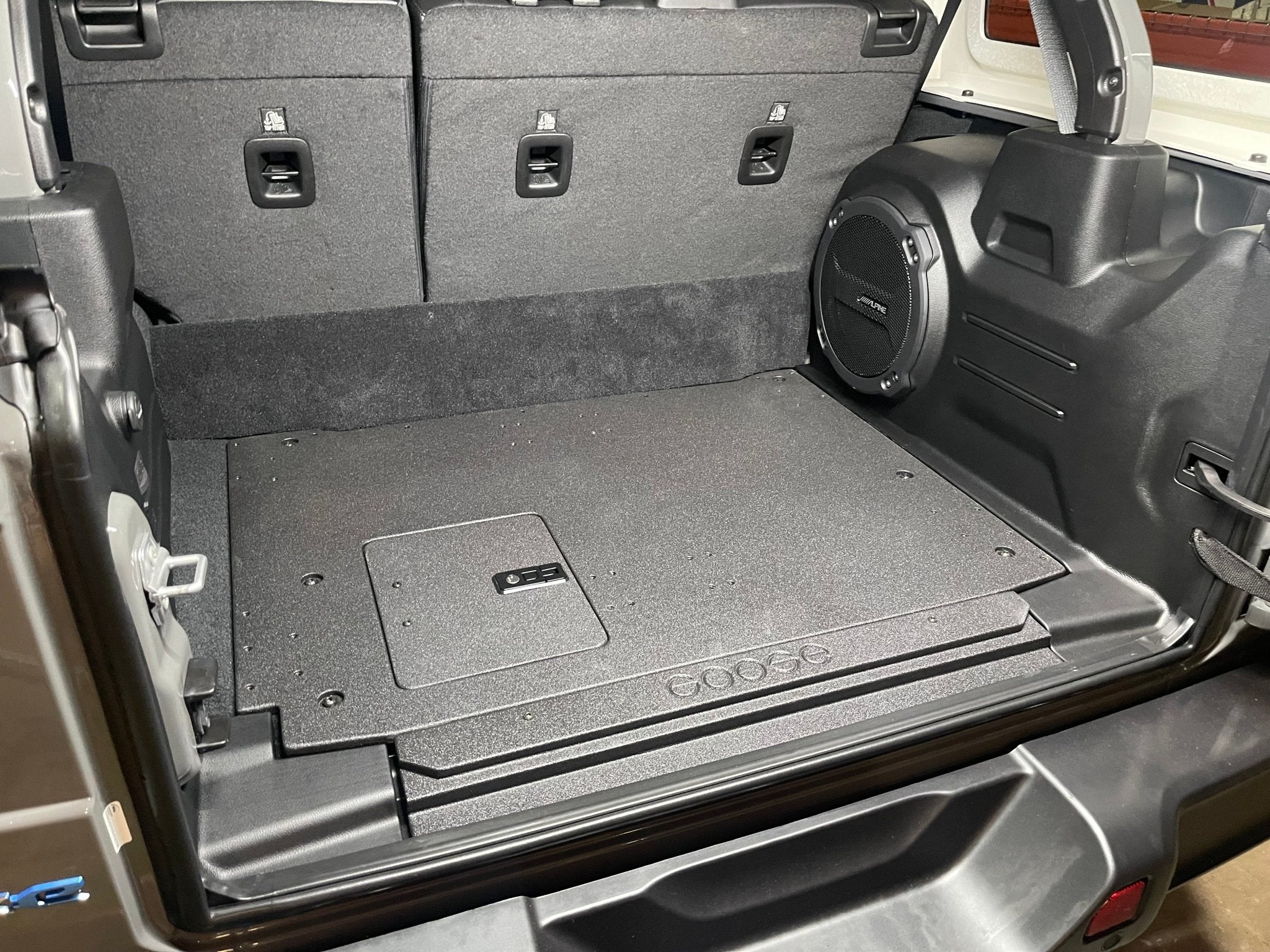 Jeep Wrangler 2021 - Present 4xe 4 Door - Rear Plate System - Spirit of 1876 - Goose Gear