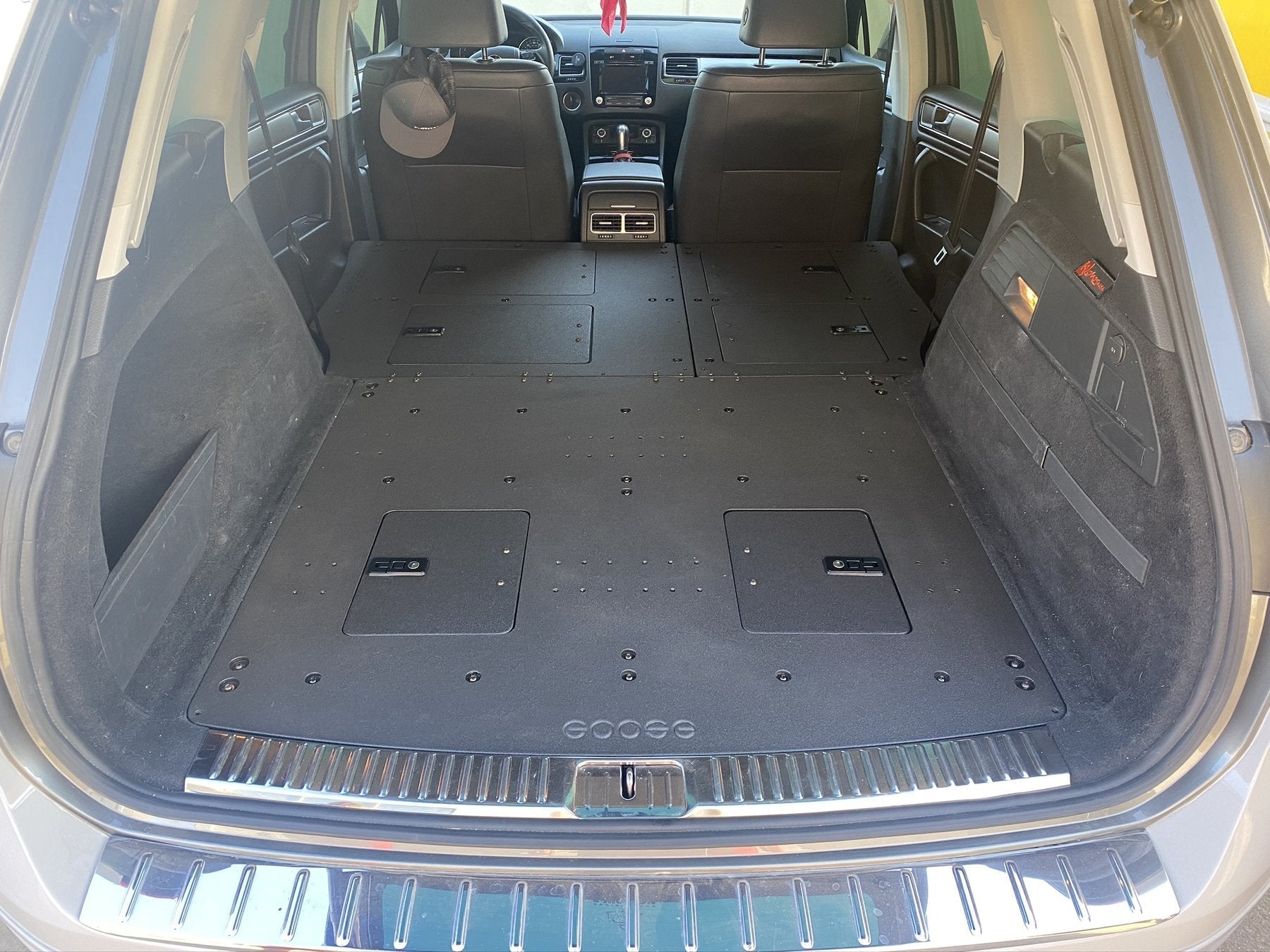 Porsche Cayenne 2011 - 2017 2nd Gen. - Second Row Seat Delete Plate System - Spirit of 1876 - Goose Gear