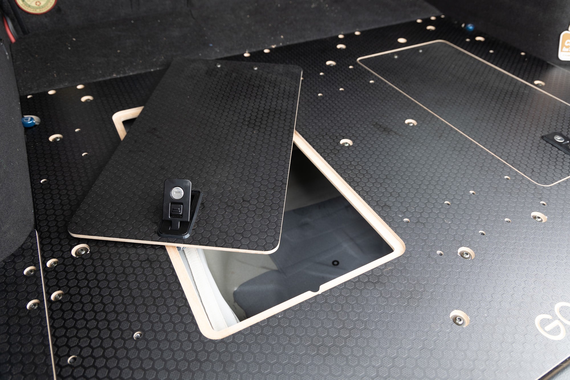Subaru Outback 2015 - 2019 5th Gen. - Rear Plate System - Spirit of 1876 - Goose Gear