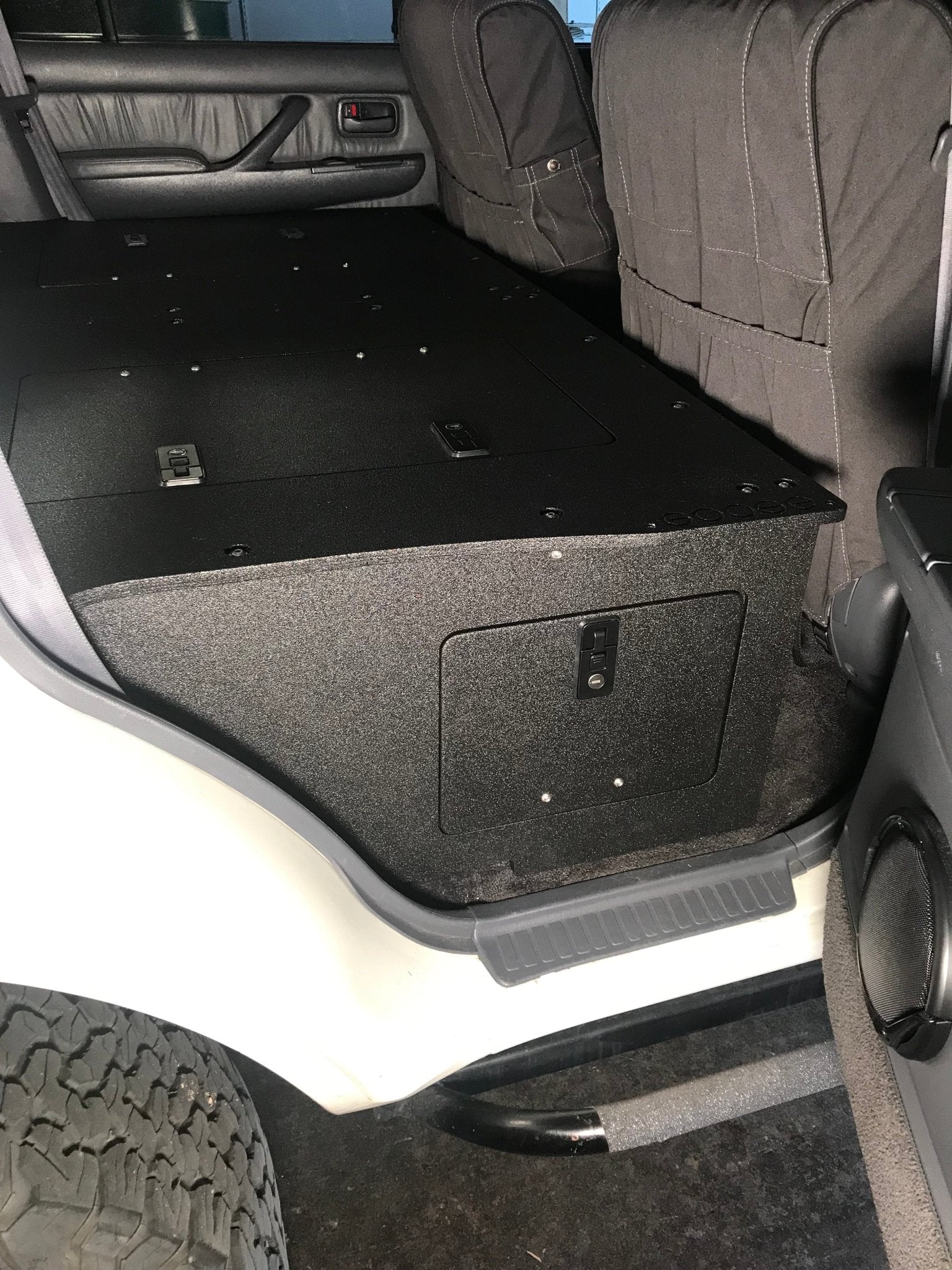 Toyota Land Cruiser 1991 - 1997 80 Series - Second Row Seat Delete Plate System - Module Height Platform - Spirit of 1876 - Goose Gear