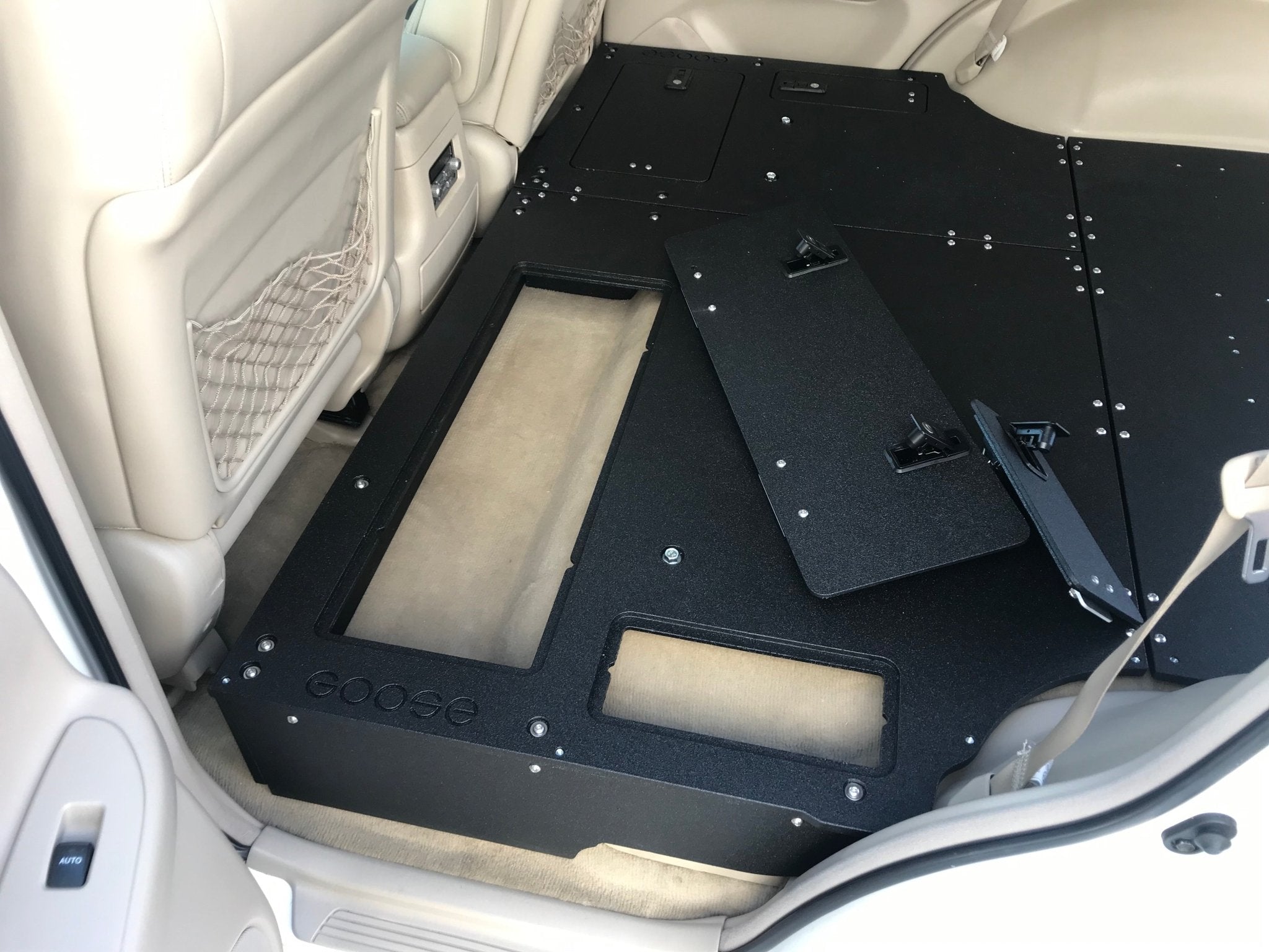 Toyota Land Cruiser 1998 - 2007 100 Series - Second Row Seat Delete Plate System - Spirit of 1876 - Goose Gear