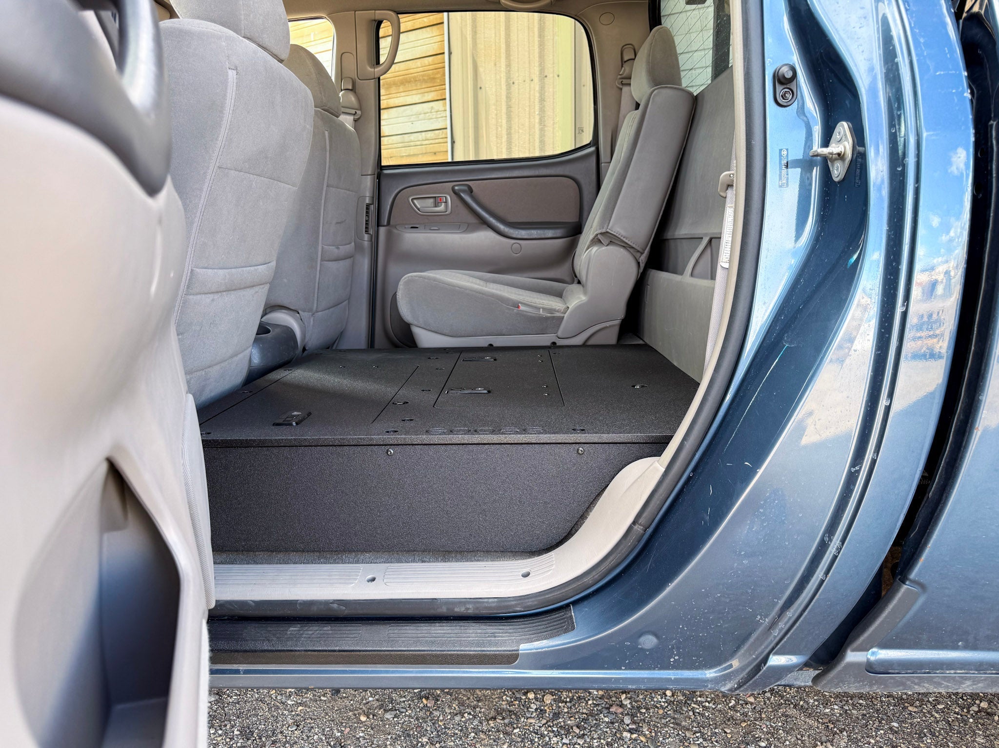 Toyota Tundra - 2000 - 2006 1st Gen - Double Cab - Second Row Seat Delete Plate System - Spirit of 1876Goose Gear
