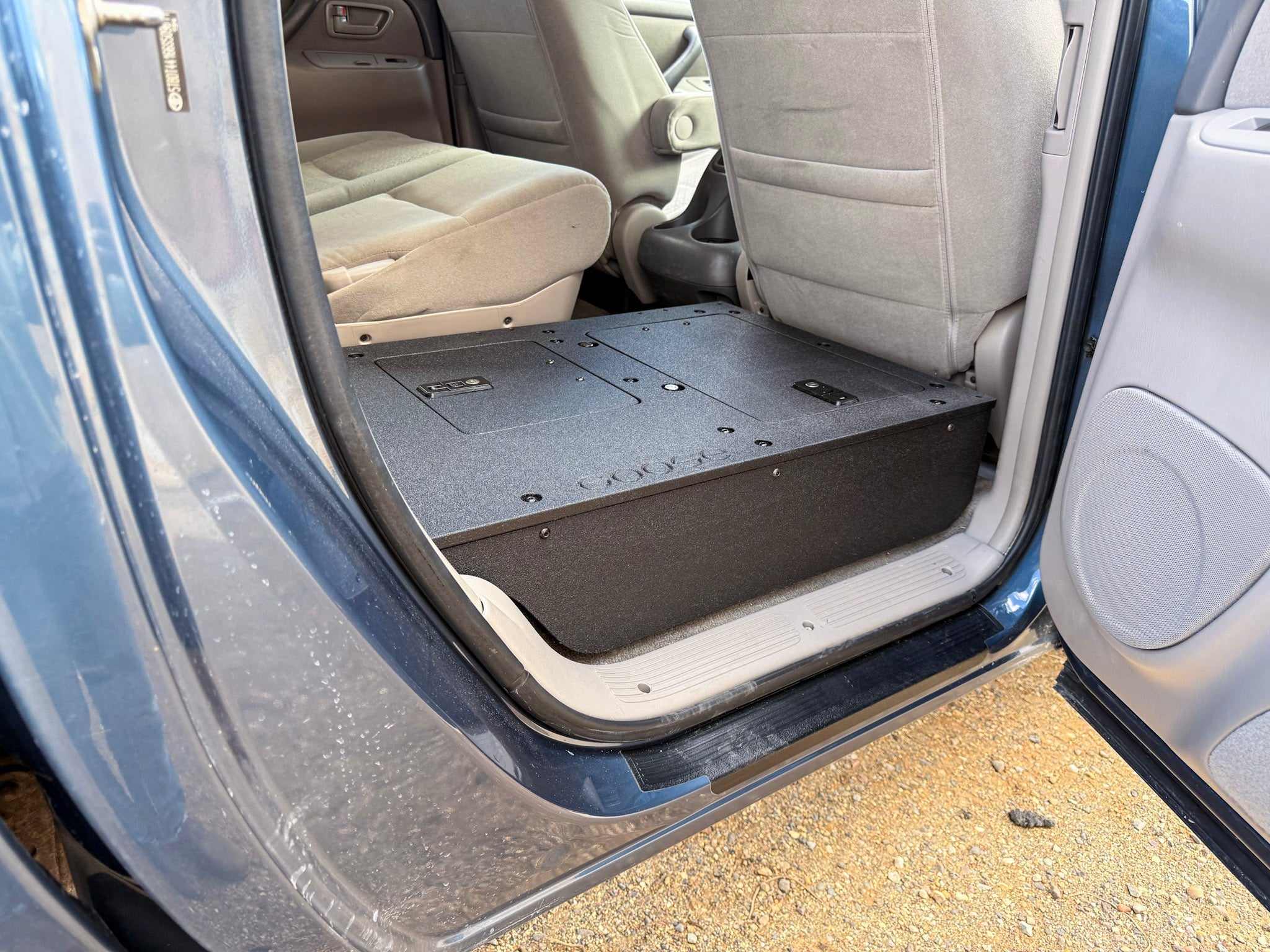Toyota Tundra - 2000 - 2006 1st Gen - Double Cab - Second Row Seat Delete Plate System - Spirit of 1876Goose Gear