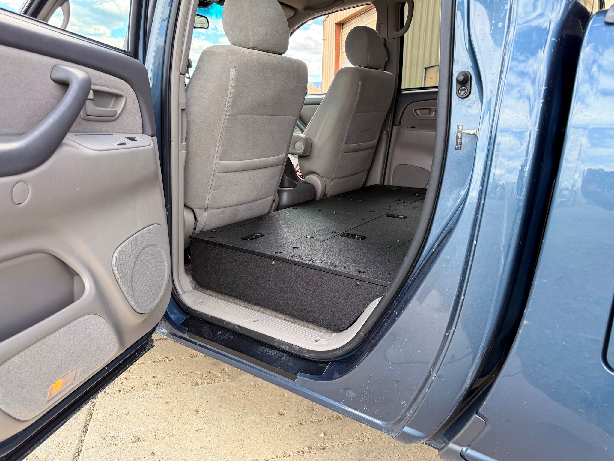 Toyota Tundra - 2000 - 2006 1st Gen - Double Cab - Second Row Seat Delete Plate System - Spirit of 1876Goose Gear