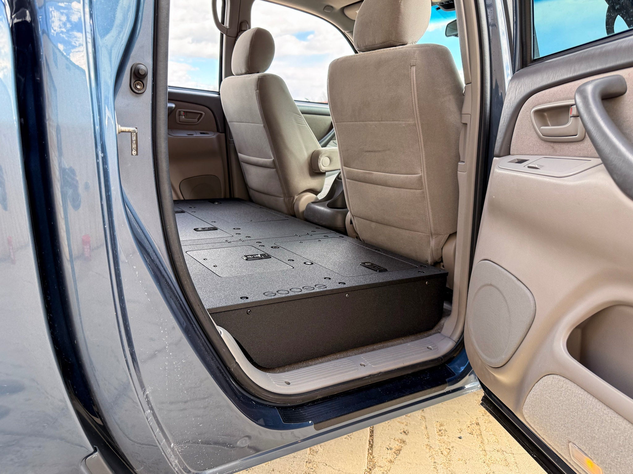 Toyota Tundra - 2000 - 2006 1st Gen - Double Cab - Second Row Seat Delete Plate System - Spirit of 1876Goose Gear