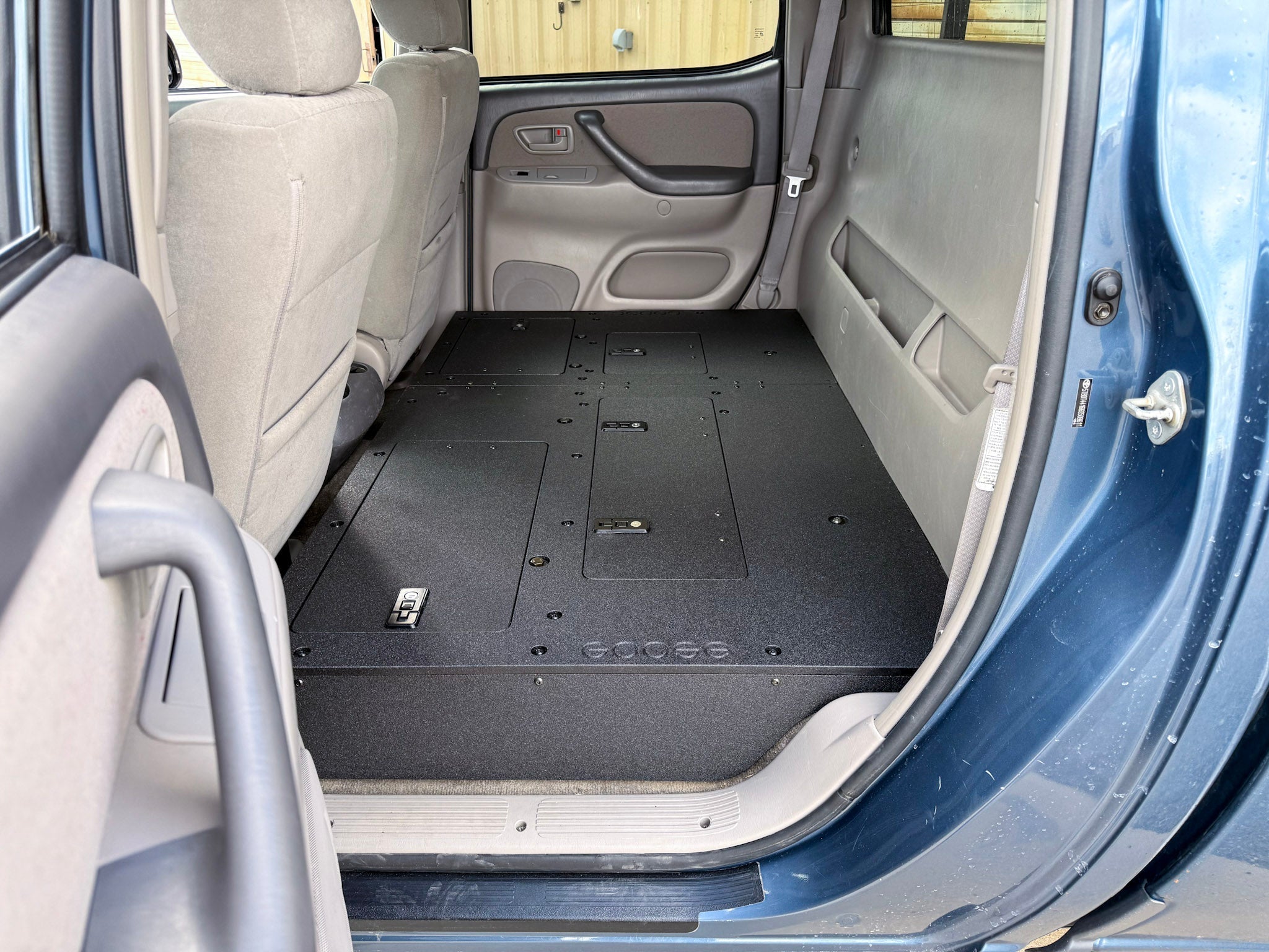 Toyota Tundra - 2000 - 2006 1st Gen - Double Cab - Second Row Seat Delete Plate System - Spirit of 1876Goose Gear